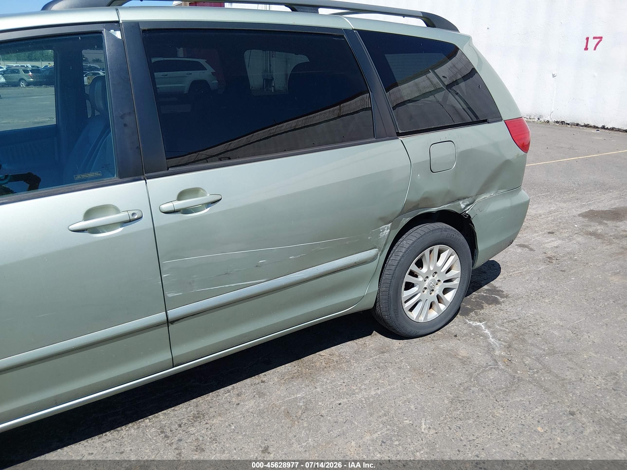 2010 Toyota Sienna Xle Green vin: 5TDYK4CC5AS290499