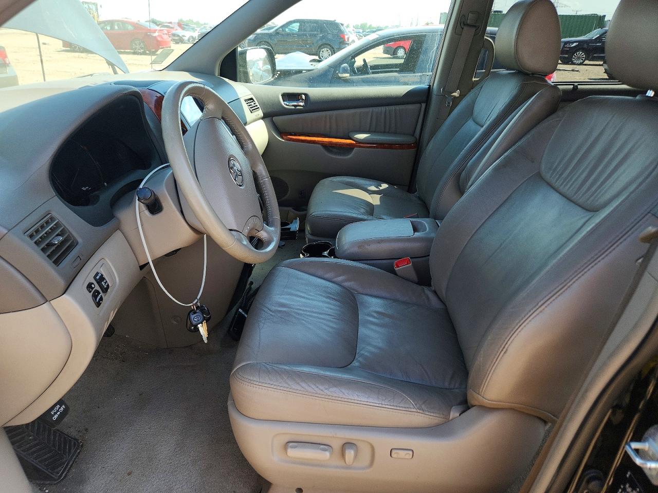 2010 Toyota Sienna Xle Черный vin: 5TDYK4CC5AS318902