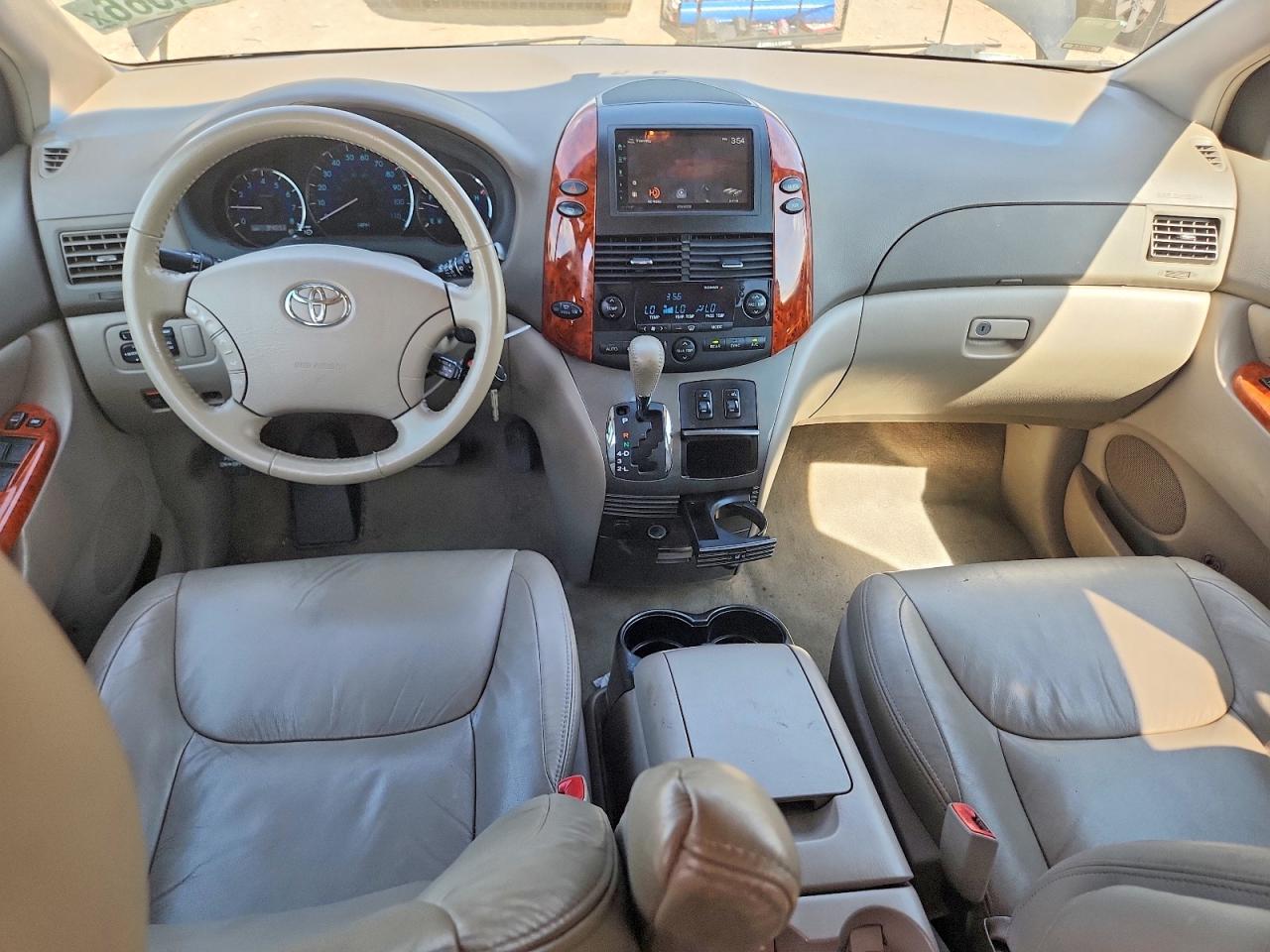 2010 Toyota Sienna Xle Черный vin: 5TDYK4CC5AS318902
