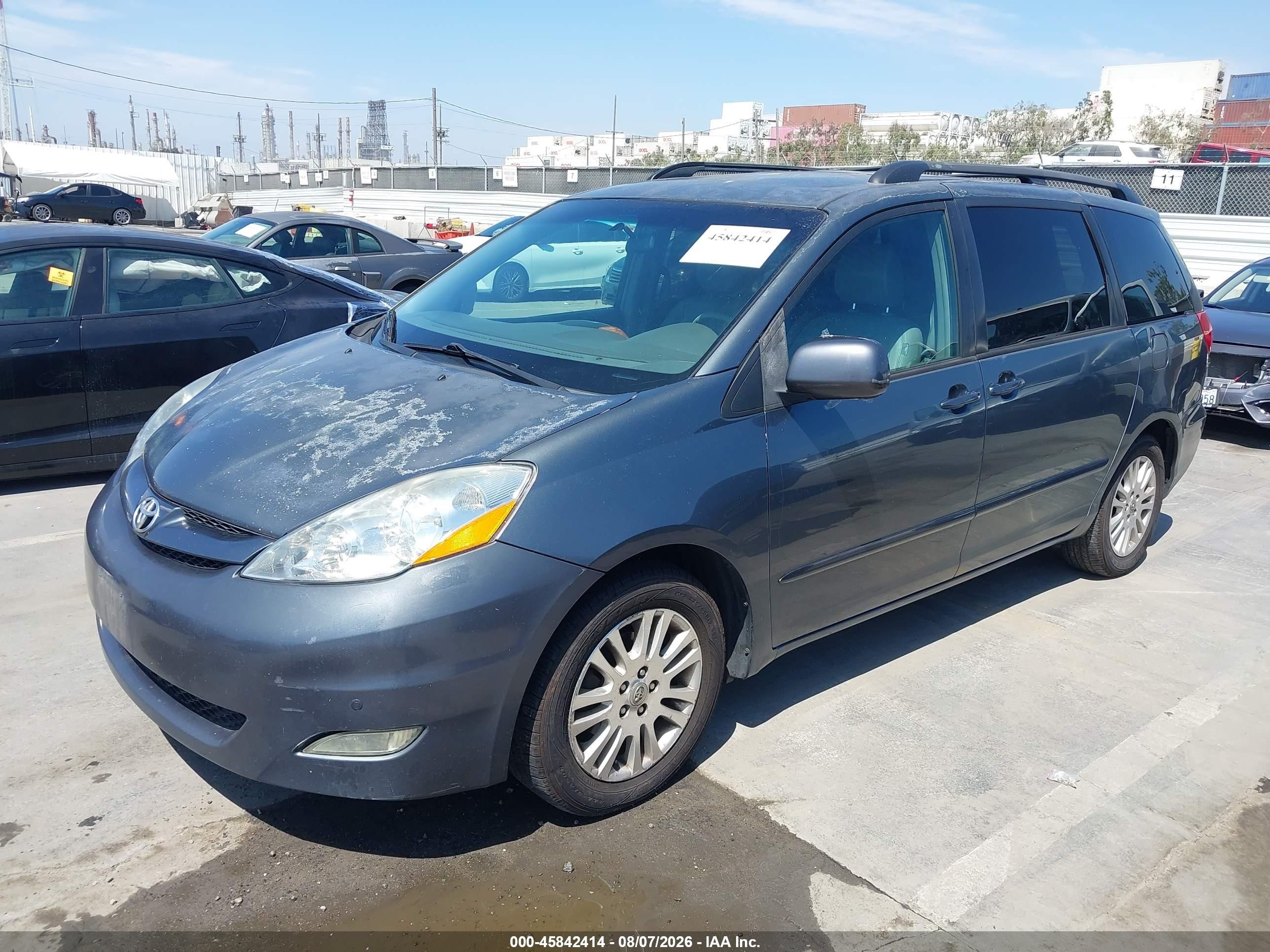 2010 Toyota Sienna Xle Gray vin: 5TDYK4CC5AS332766