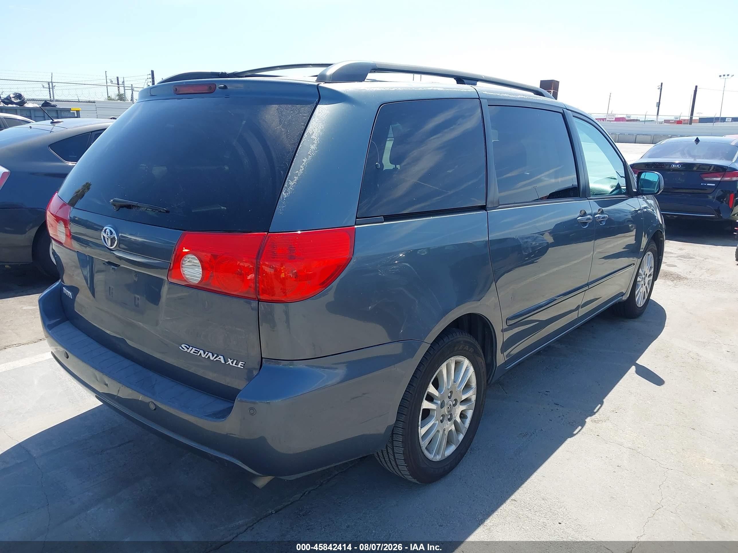 2010 Toyota Sienna Xle Gray vin: 5TDYK4CC5AS332766