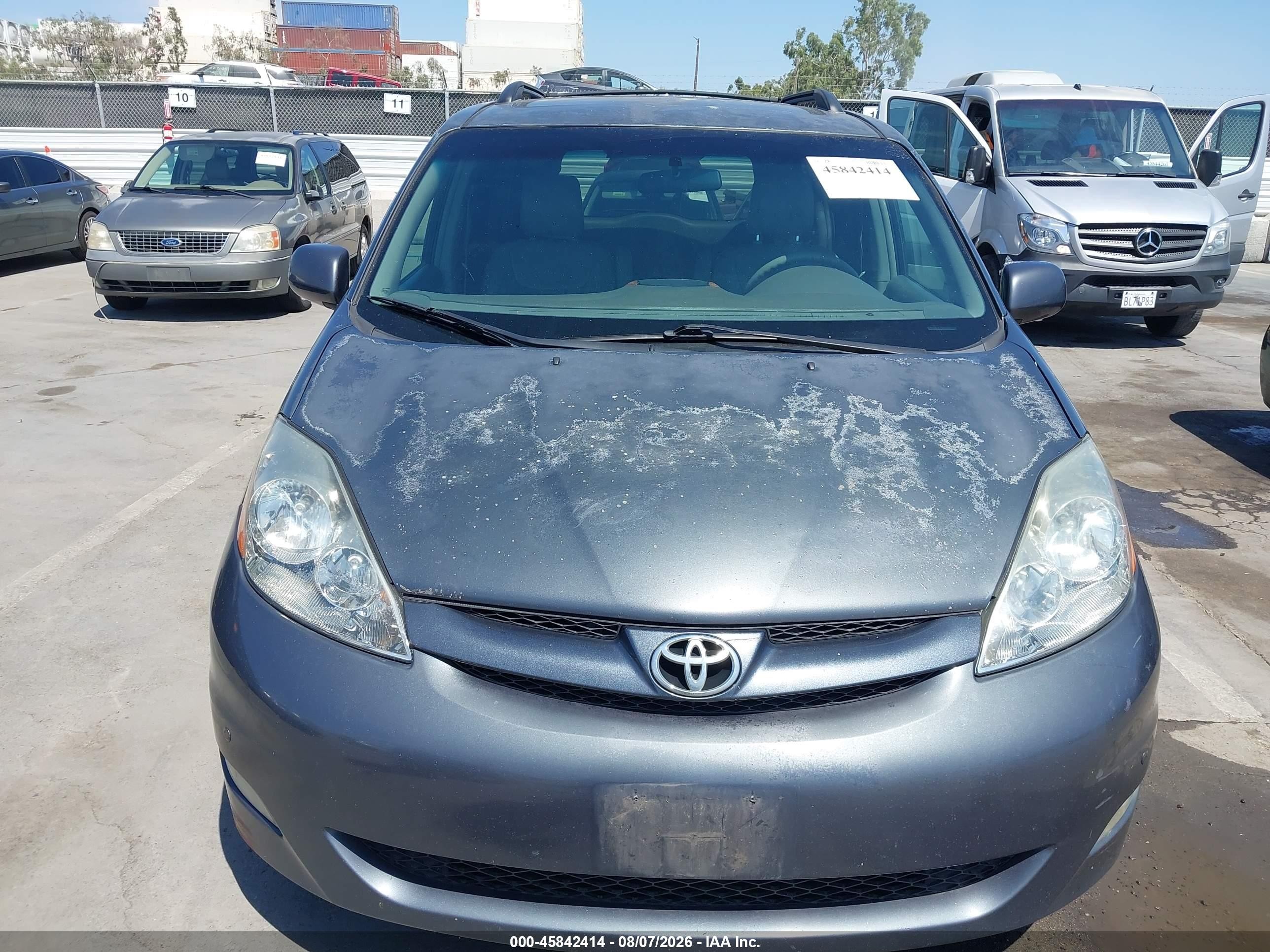 2010 Toyota Sienna Xle Gray vin: 5TDYK4CC5AS332766