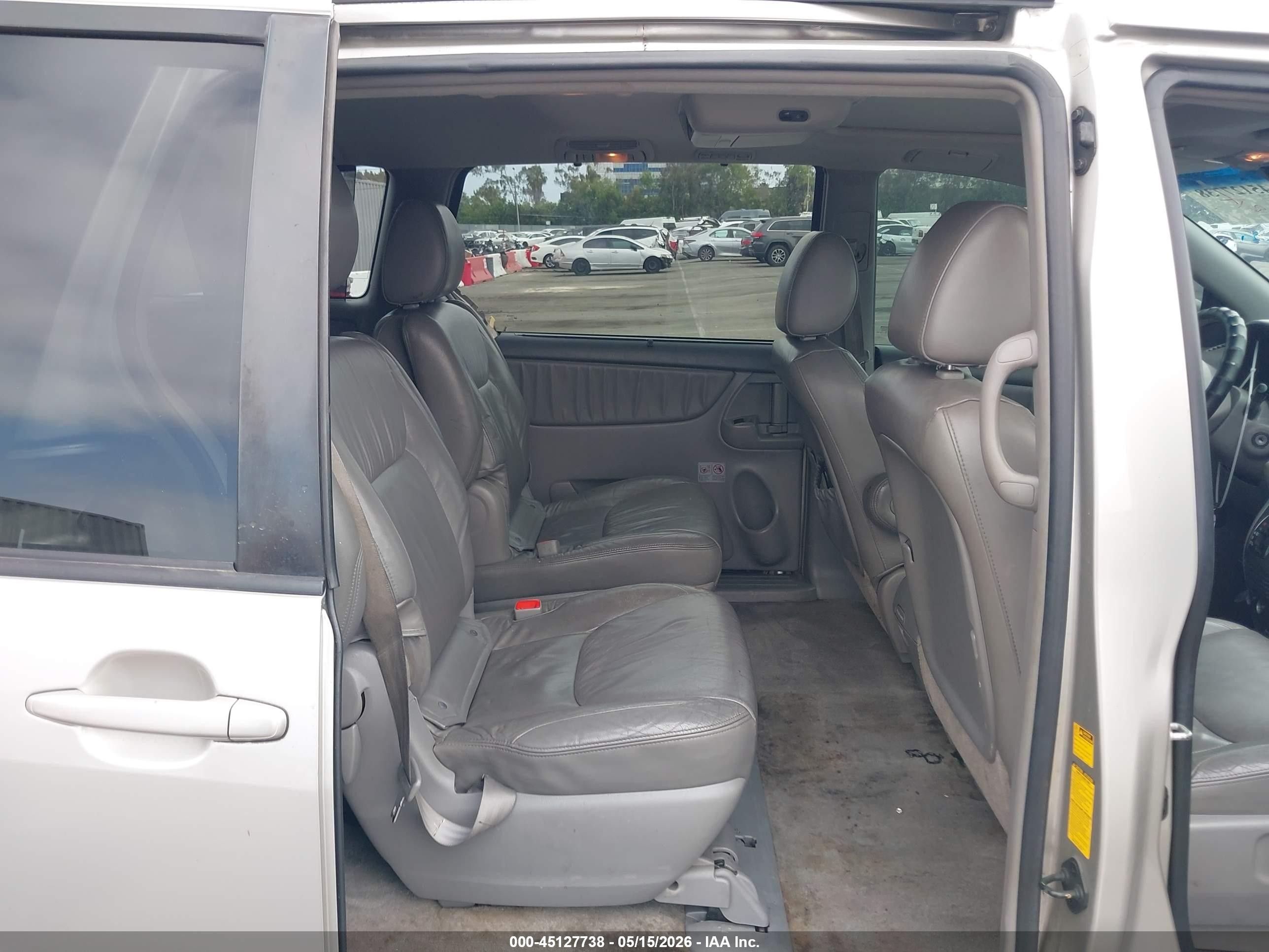 2010 Toyota Sienna Xle/xle Limited Silver vin: 5TDYK4CC6AS304460