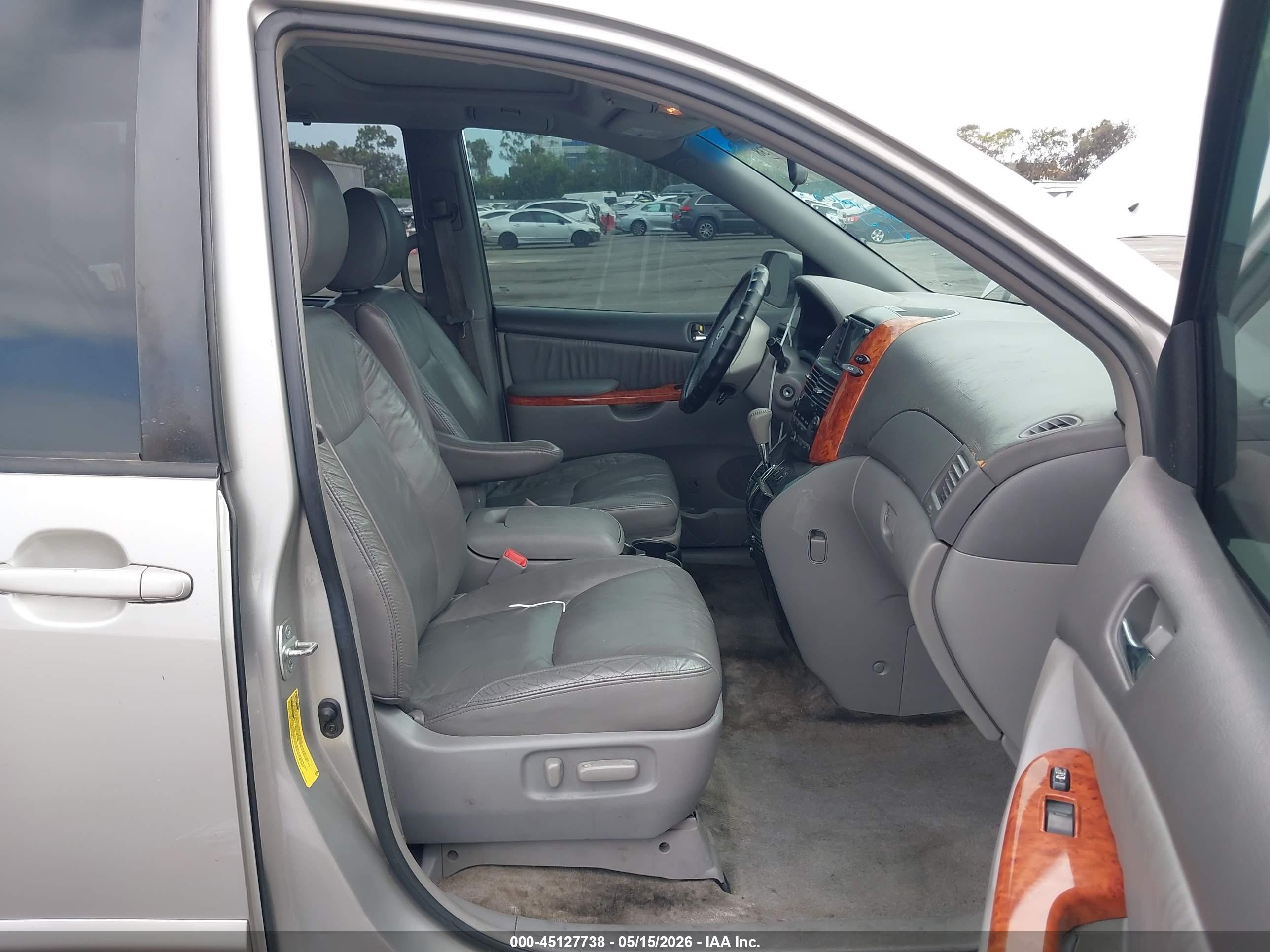 2010 Toyota Sienna Xle/xle Limited Silver vin: 5TDYK4CC6AS304460