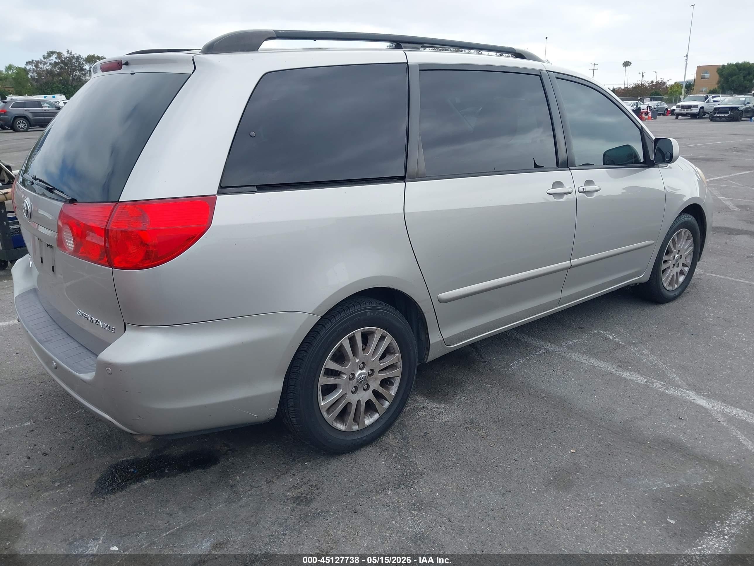 2010 Toyota Sienna Xle/xle Limited Silver vin: 5TDYK4CC6AS304460