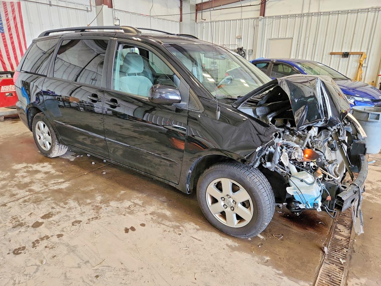 2010 Toyota Sienna Xle Black vin: 5TDYK4CC6AS329407