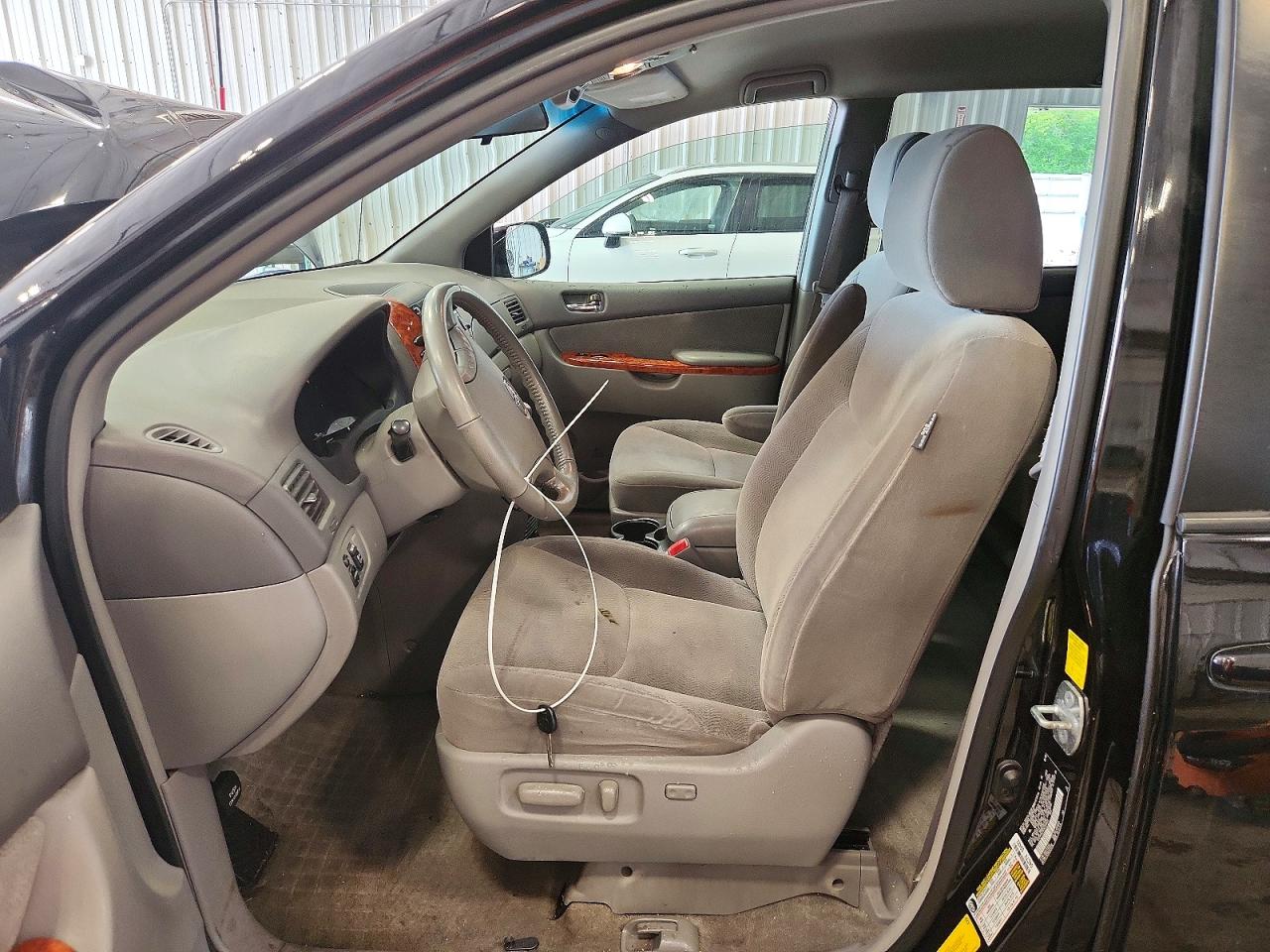 2010 Toyota Sienna Xle Black vin: 5TDYK4CC6AS329407