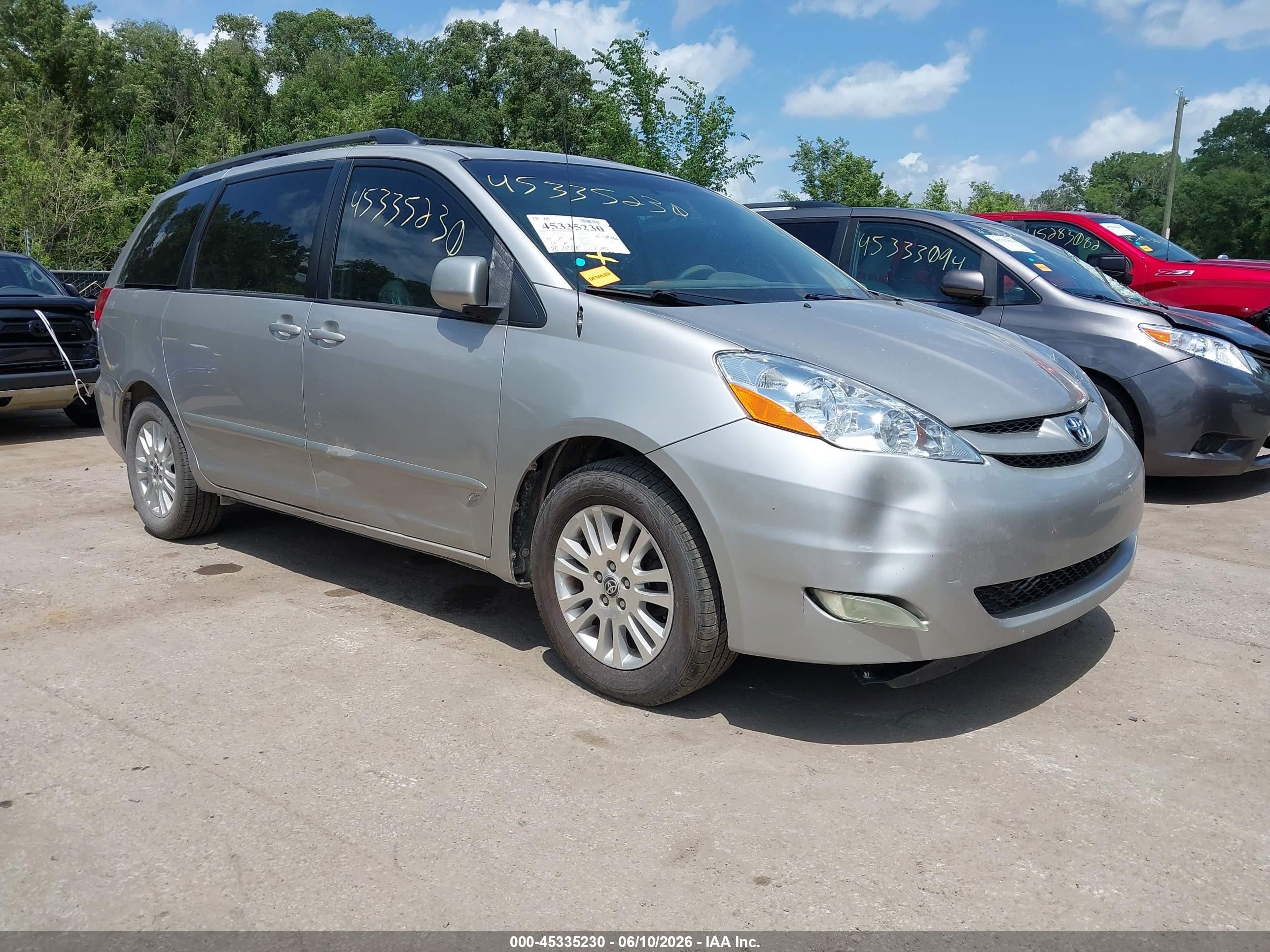 2010 Toyota Sienna Xle Silver vin: 5TDYK4CC6AS340908