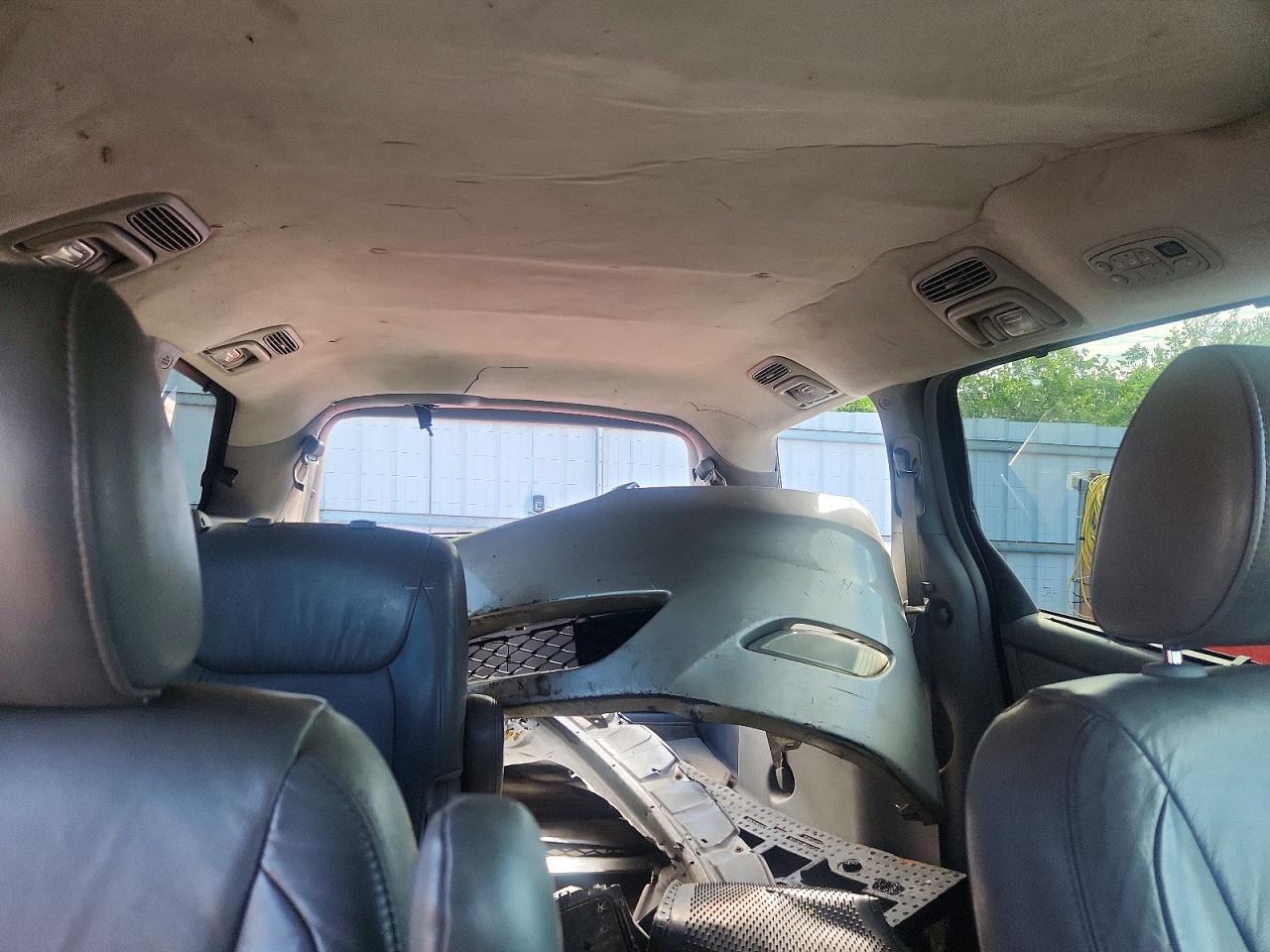 2010 Toyota Sienna Xle Серебряный vin: 5TDYK4CC6AS341623