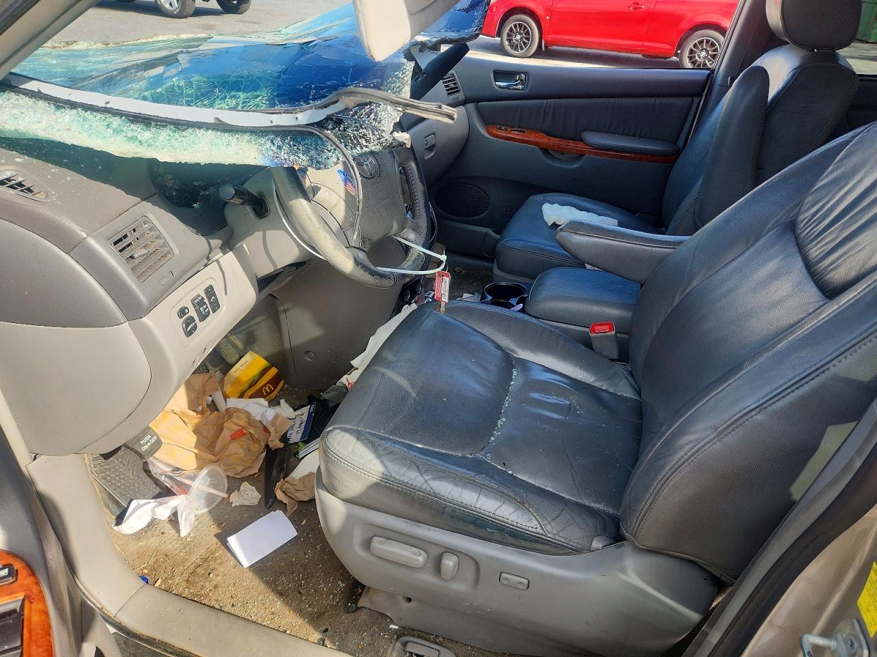 2010 Toyota Sienna Xle Серебряный vin: 5TDYK4CC6AS341623