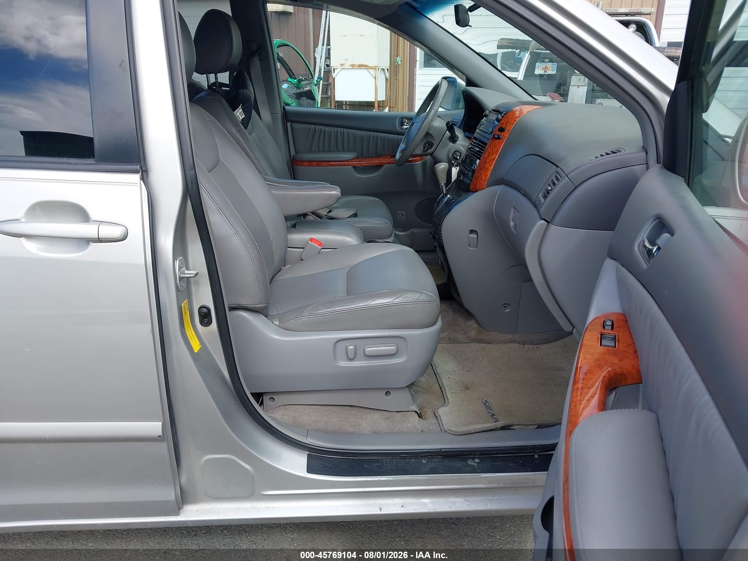 2010 Toyota Sienna Xle Beige vin: 5TDYK4CC7AS310137