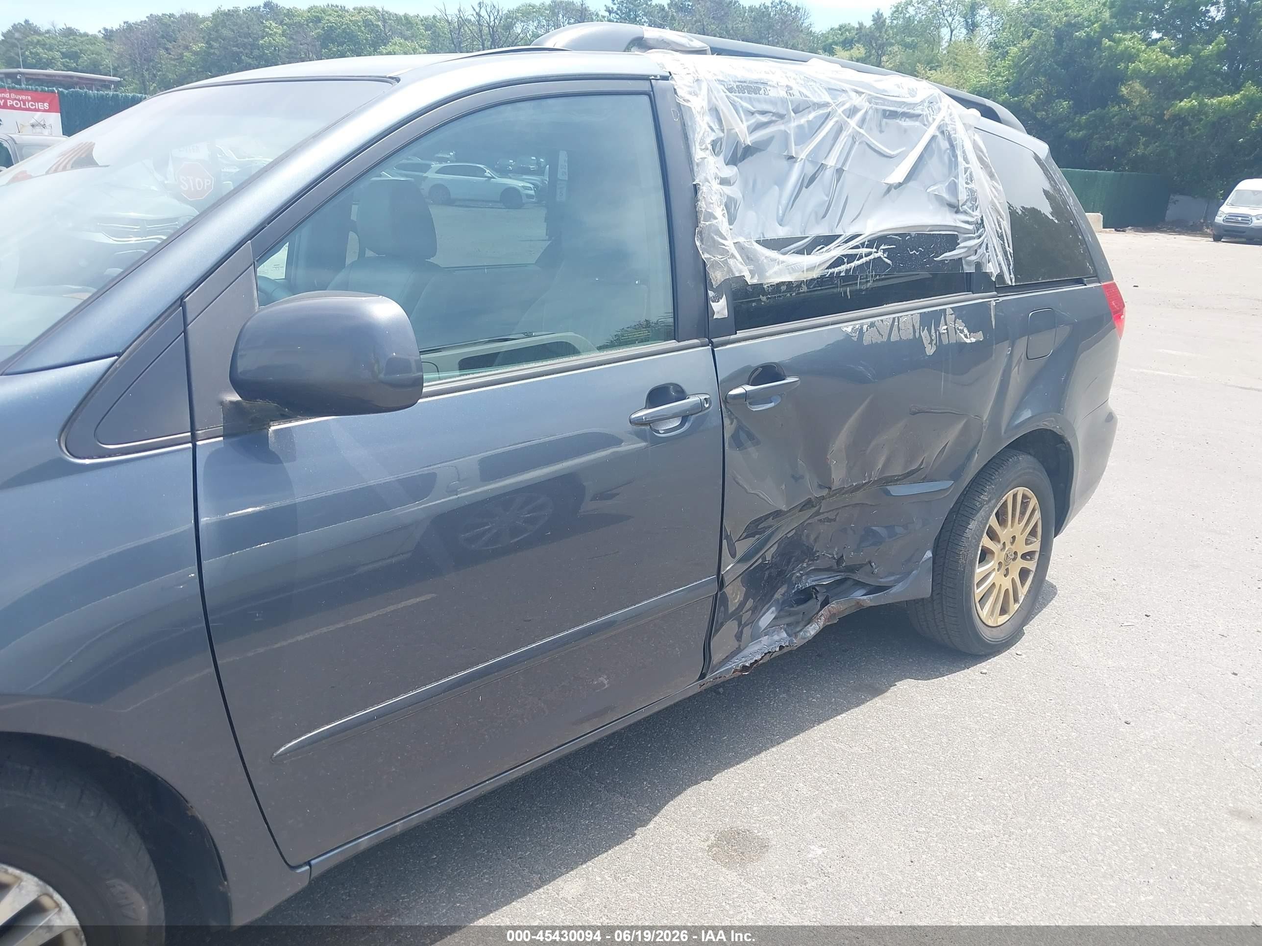 2010 Toyota Sienna Xle Blue vin: 5TDYK4CC7AS337726