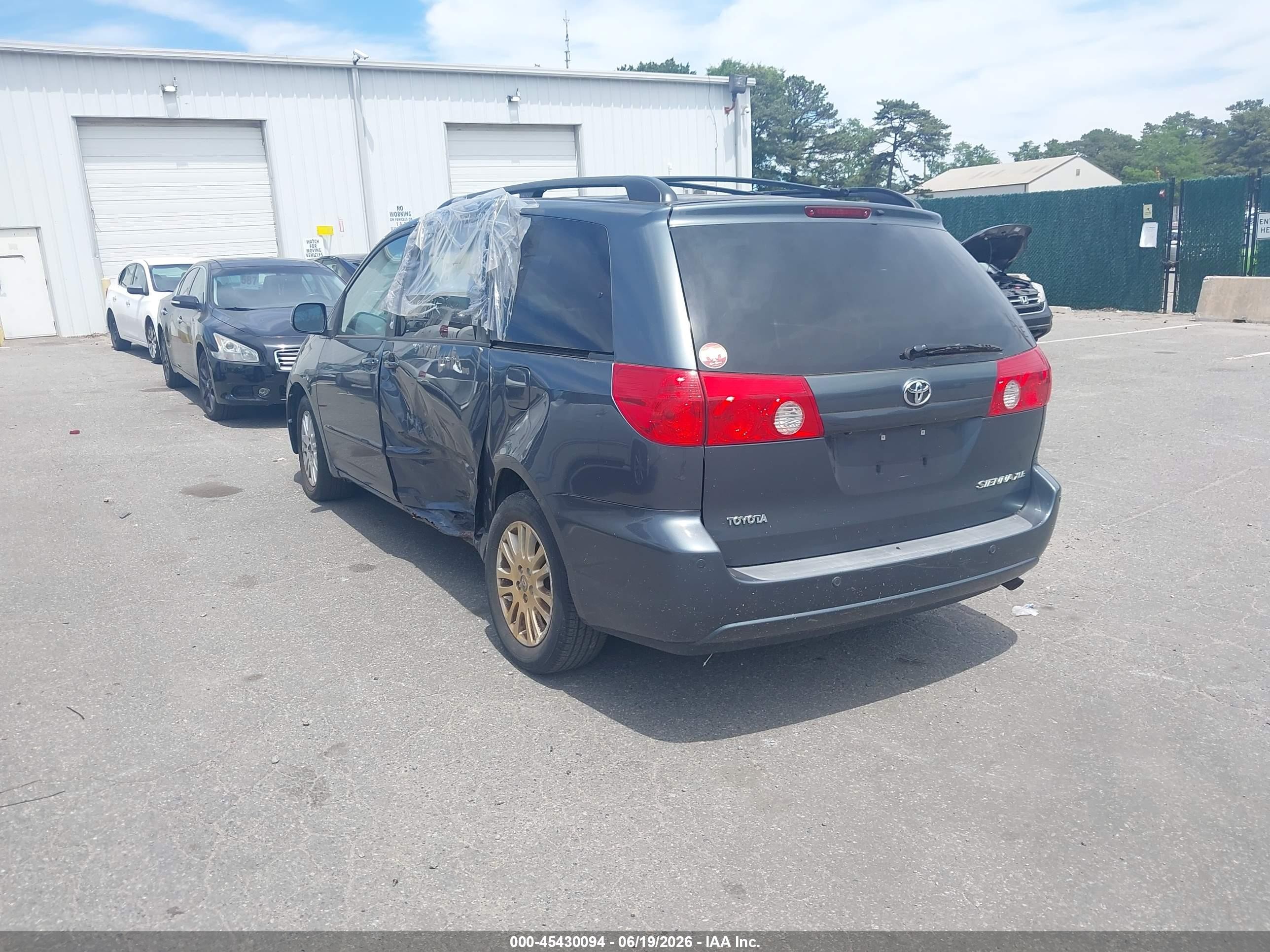 2010 Toyota Sienna Xle Blue vin: 5TDYK4CC7AS337726