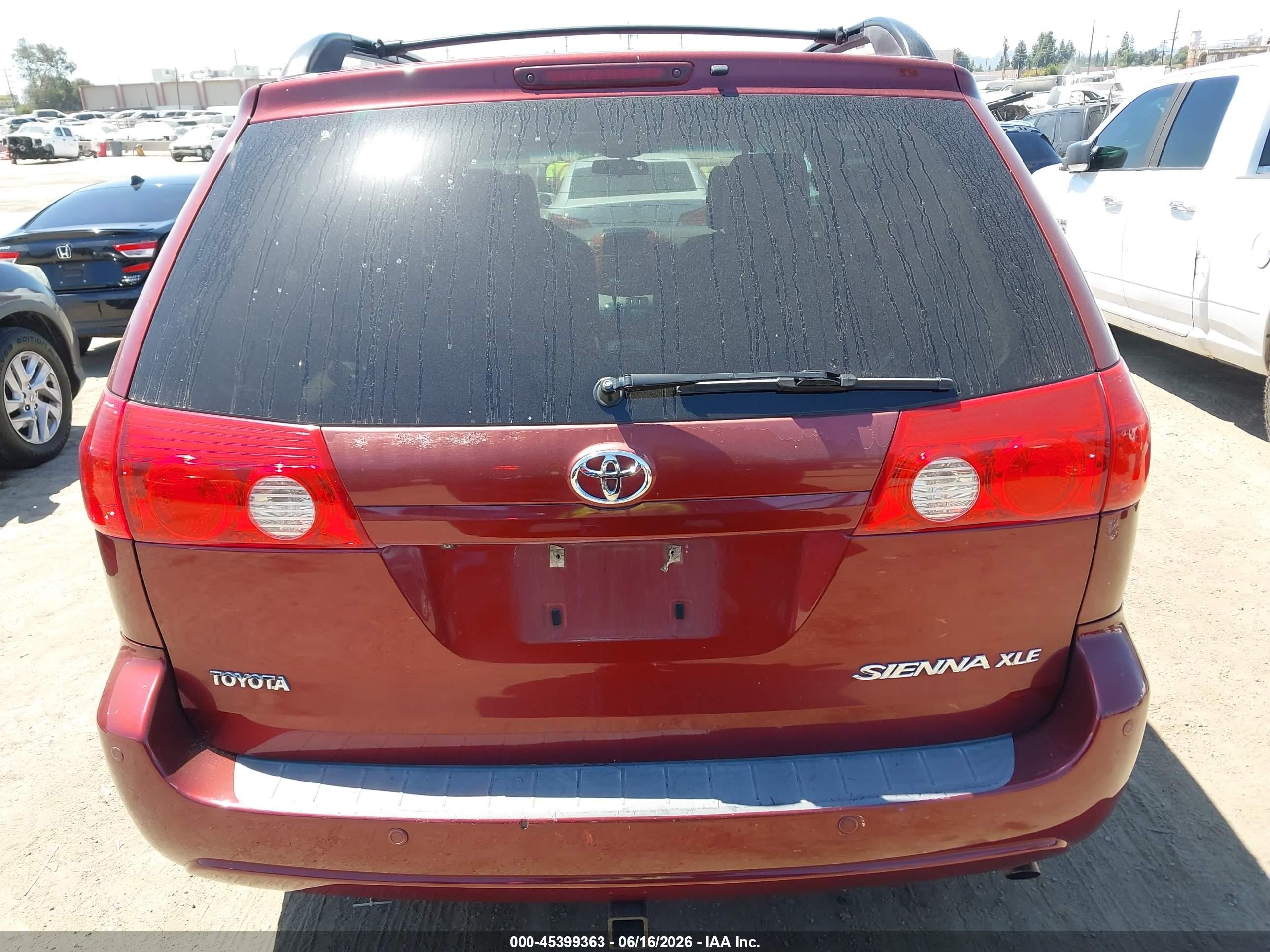 2010 Toyota Sienna Xle Red vin: 5TDYK4CC7AS339590