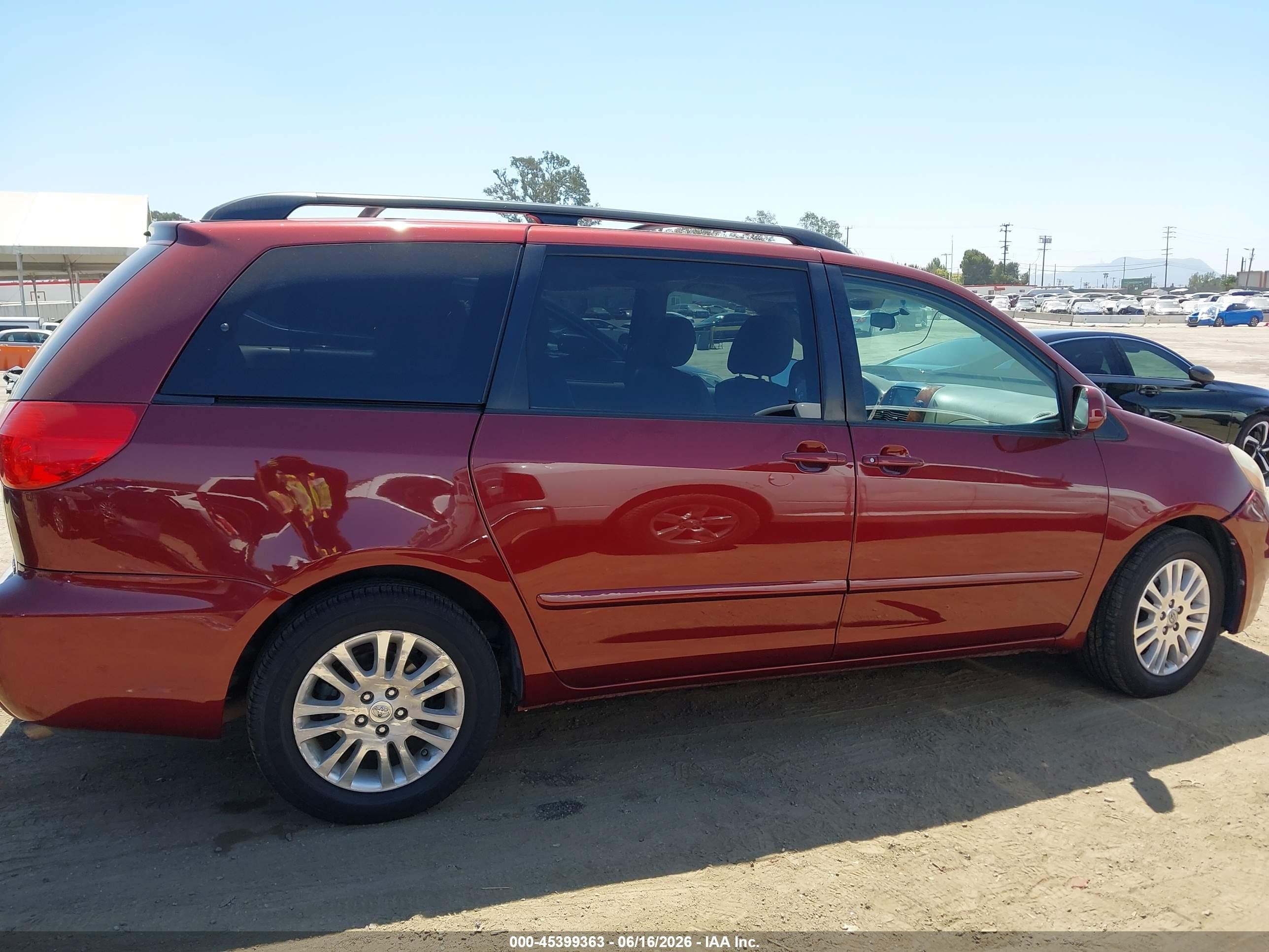 2010 Toyota Sienna Xle Red vin: 5TDYK4CC7AS339590