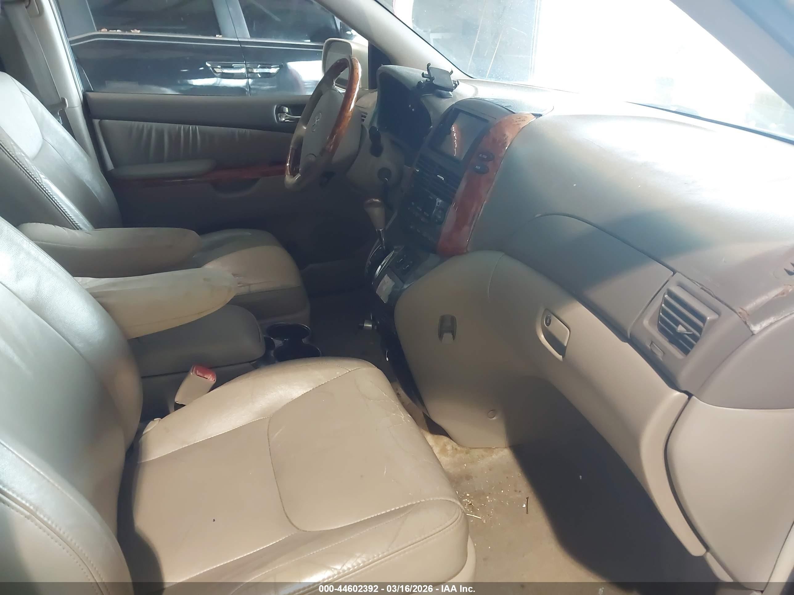 2010 Toyota Sienna Limited Золотой vin: 5TDYK4CC7AS340206