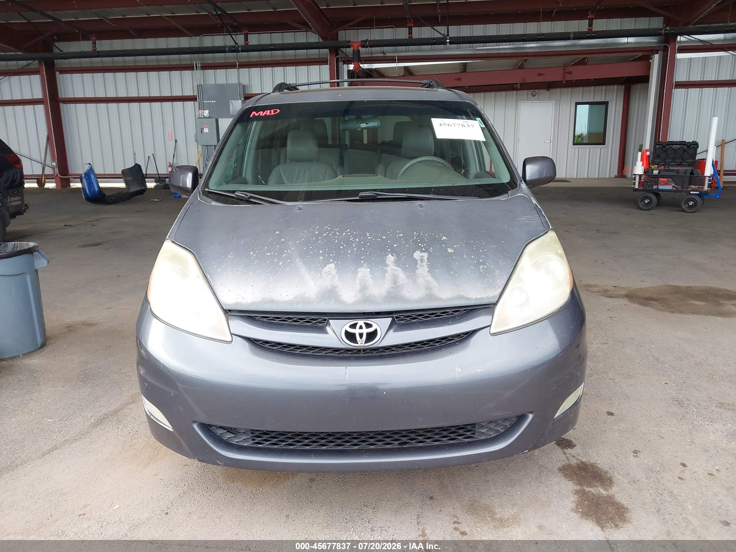 2010 Toyota Sienna Xle Gray vin: 5TDYK4CC8AS299732