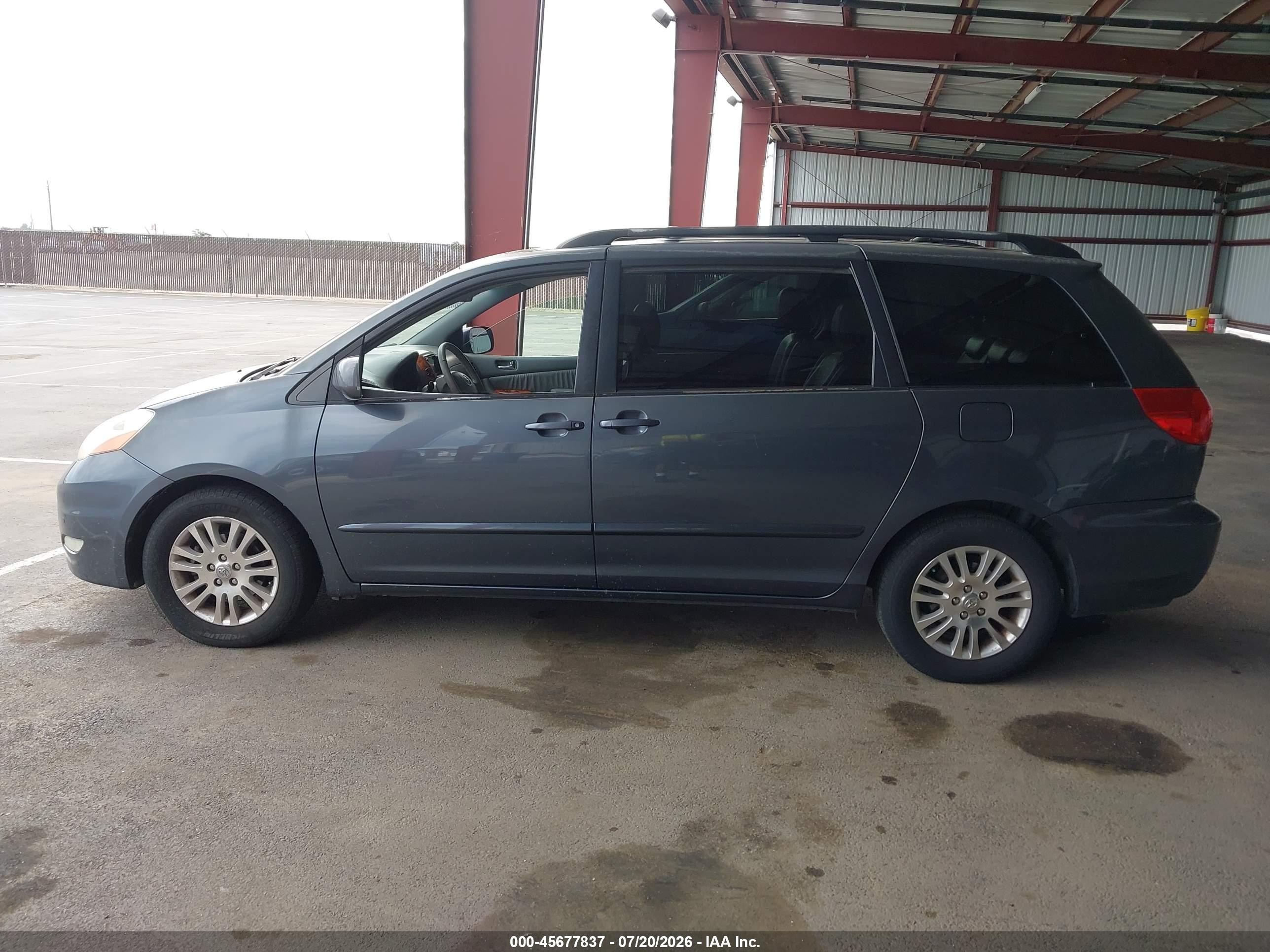 2010 Toyota Sienna Xle Gray vin: 5TDYK4CC8AS299732