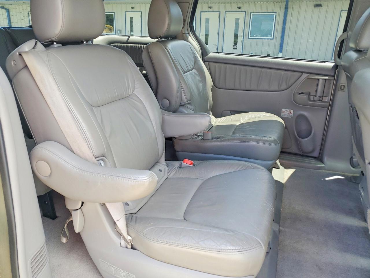 2010 Toyota Sienna Xle Green vin: 5TDYK4CC8AS306663