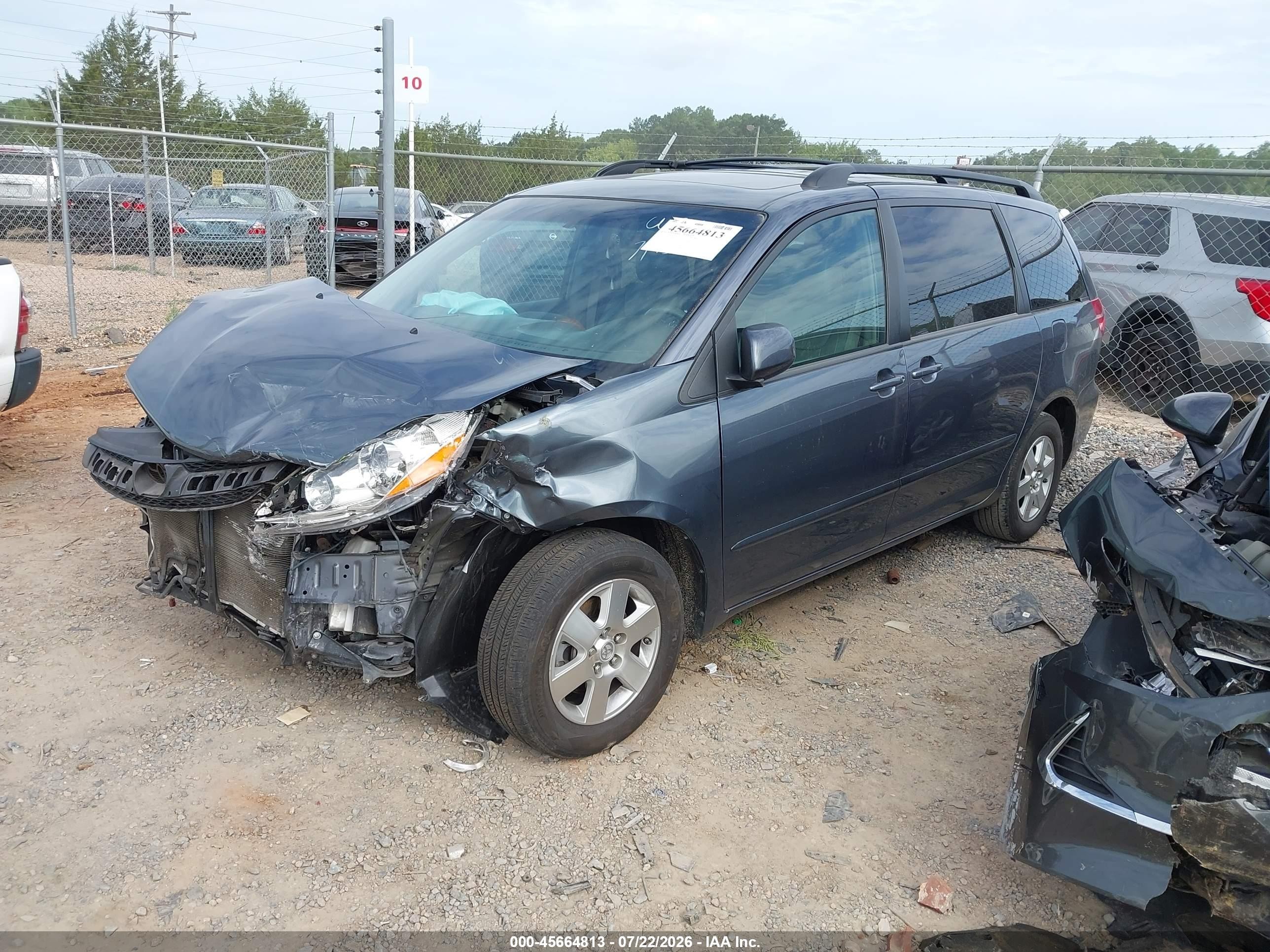 2010 Toyota Sienna Xle Blue vin: 5TDYK4CC8AS306940