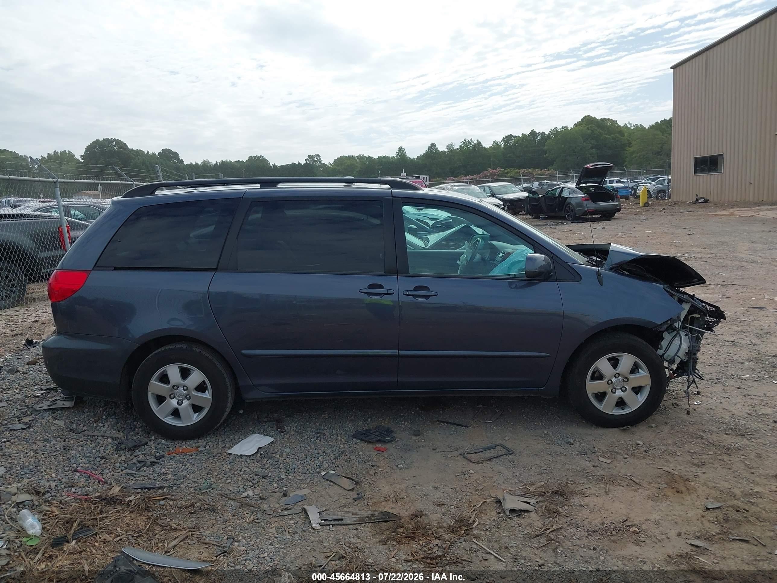2010 Toyota Sienna Xle Blue vin: 5TDYK4CC8AS306940