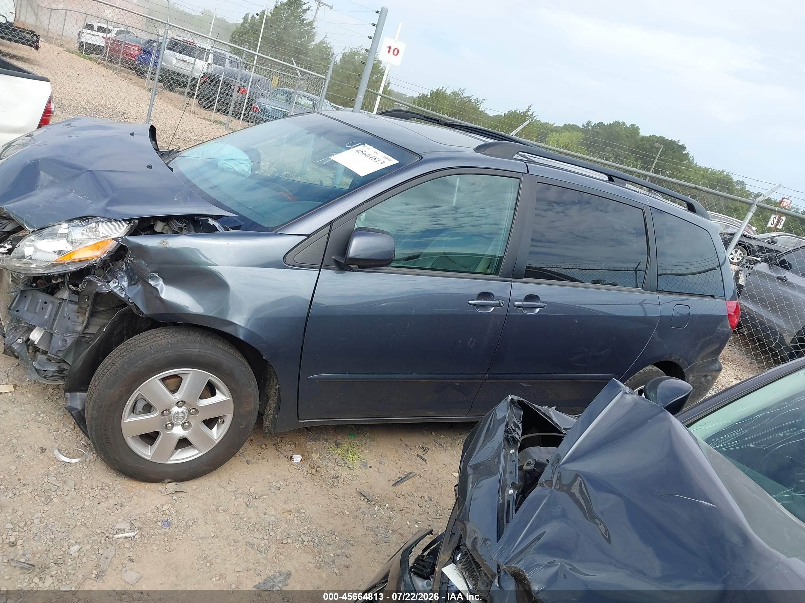 2010 Toyota Sienna Xle Blue vin: 5TDYK4CC8AS306940