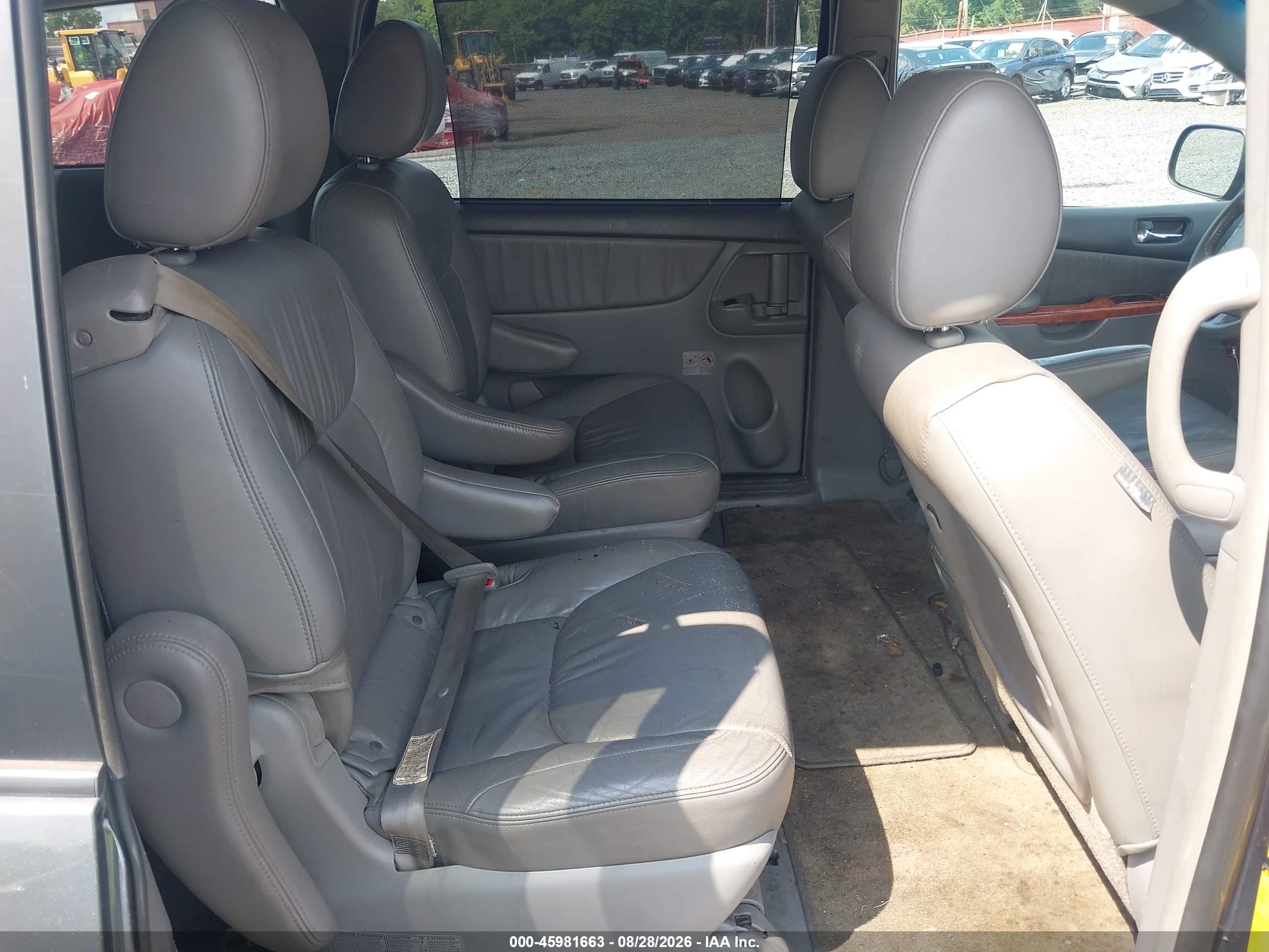 2010 Toyota Sienna Xle Gray vin: 5TDYK4CC8AS332258