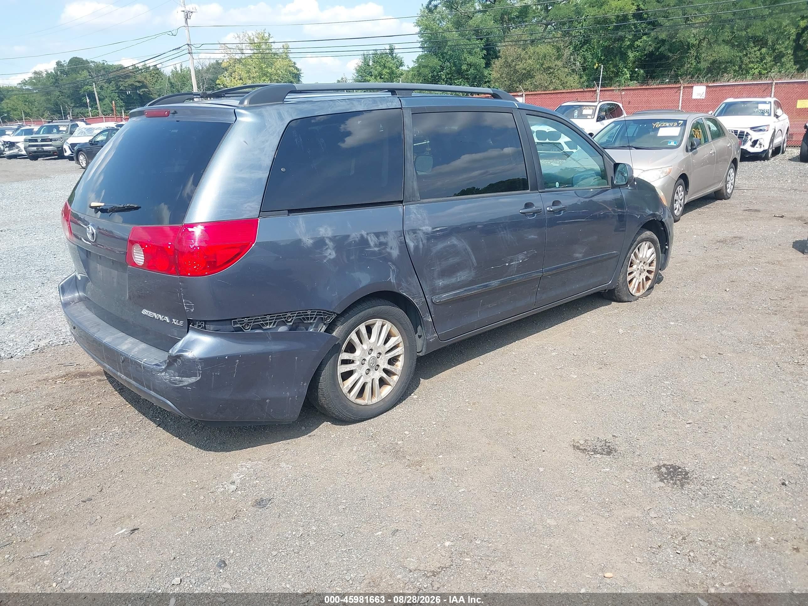 2010 Toyota Sienna Xle Gray vin: 5TDYK4CC8AS332258