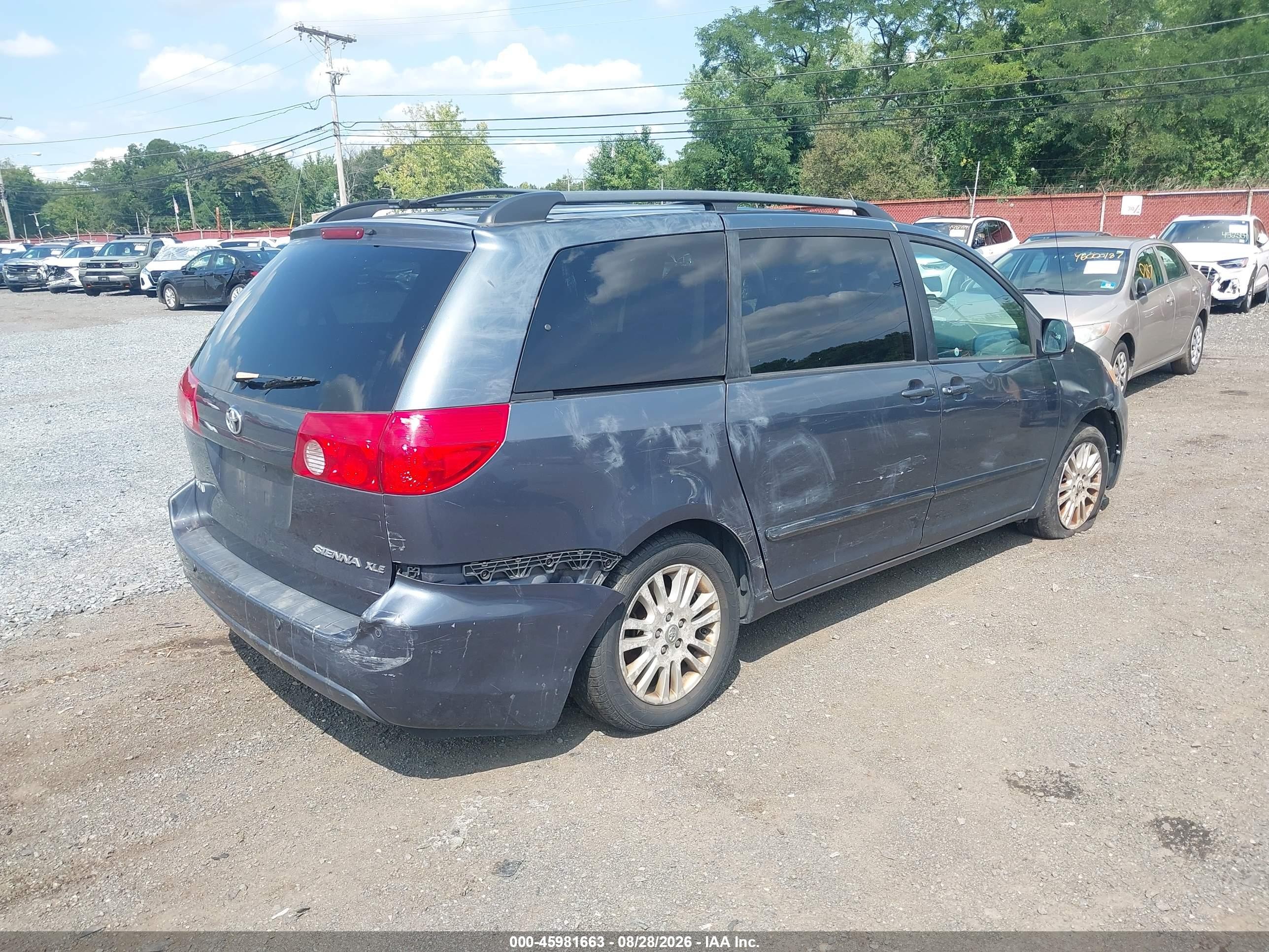 2010 Toyota Sienna Xle Gray vin: 5TDYK4CC8AS332258