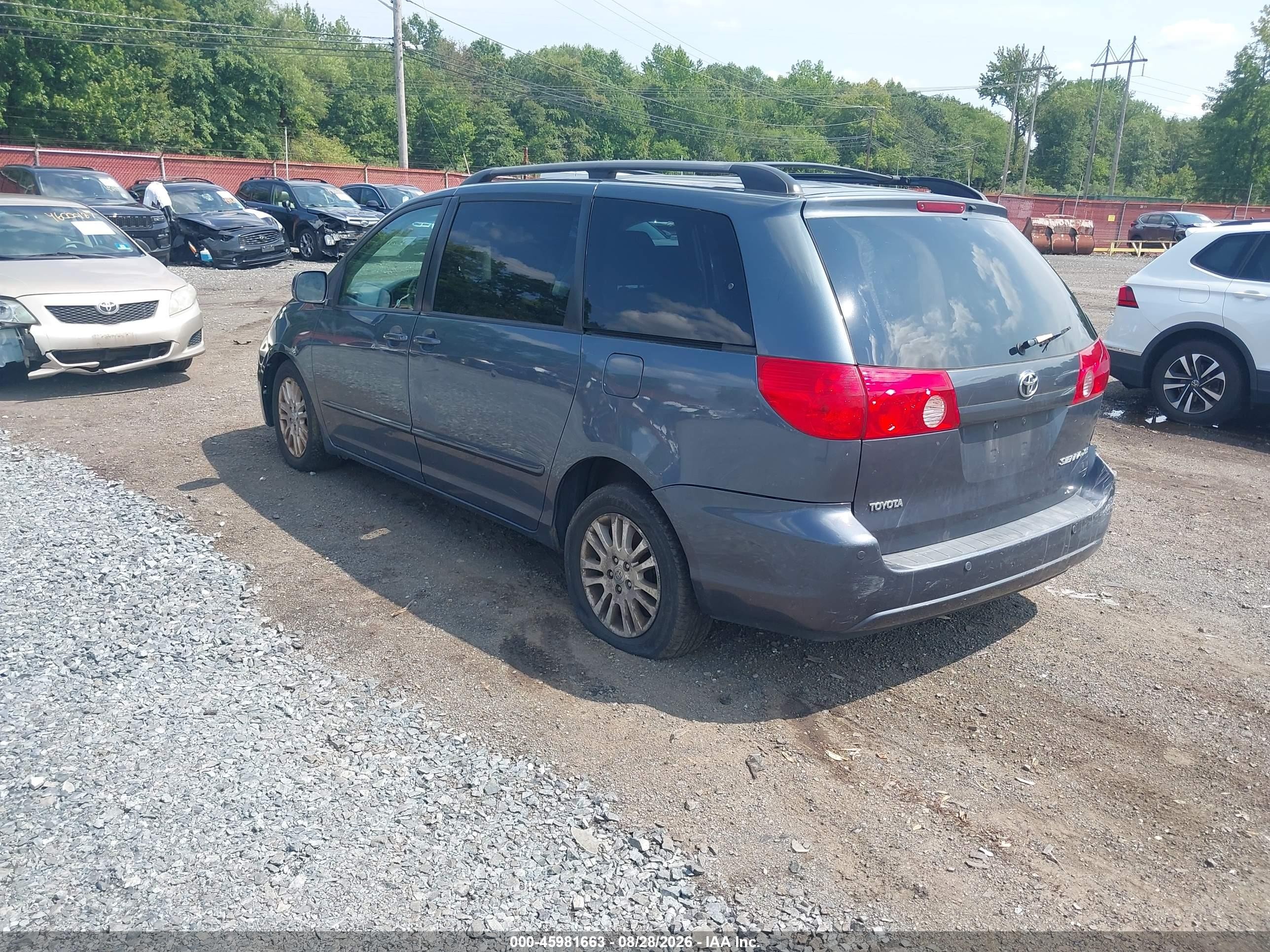 2010 Toyota Sienna Xle Gray vin: 5TDYK4CC8AS332258