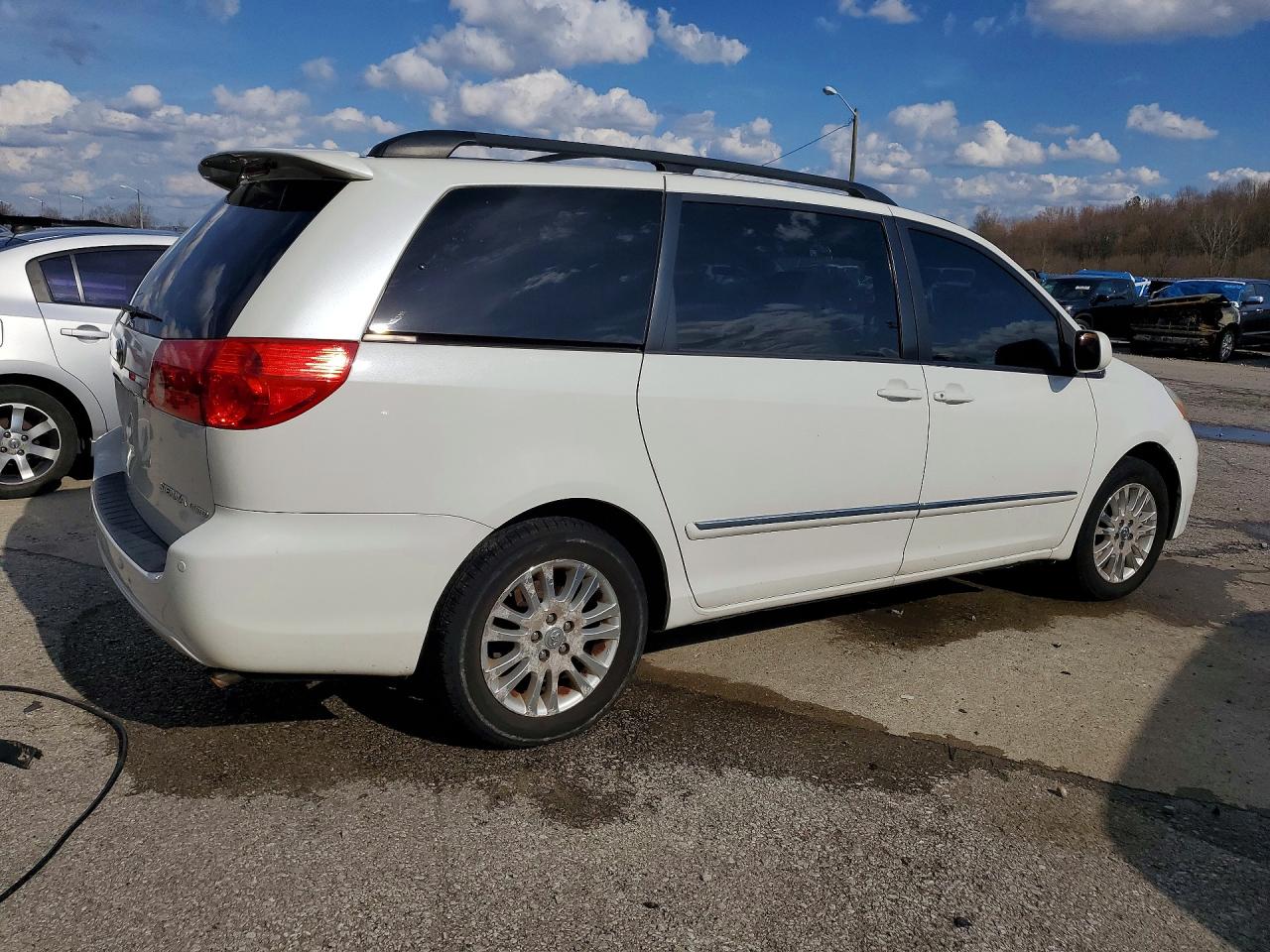 2010 Toyota Sienna Xle Limited White vin: 5TDYK4CC9AS312388
