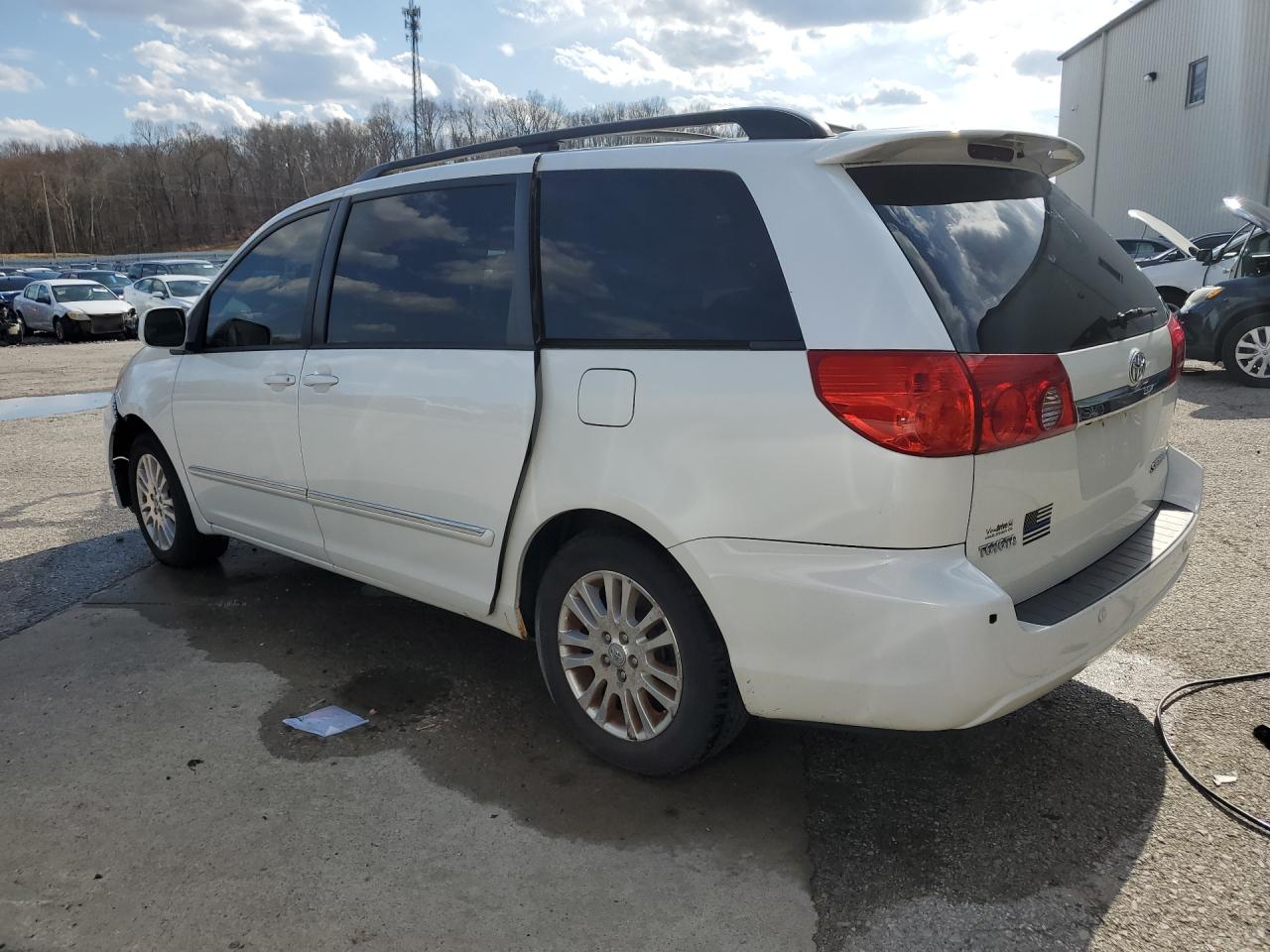2010 Toyota Sienna Xle Limited White vin: 5TDYK4CC9AS312388 Damage: Left Rocker Panel, Rust, 4 To 5 Inches