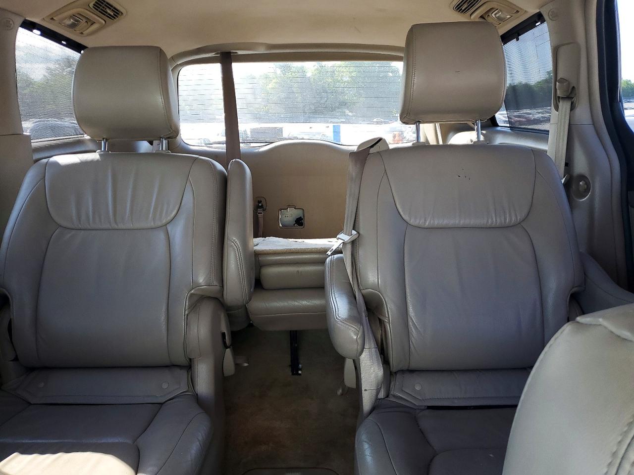 2010 Toyota Sienna Xle White vin: 5TDYK4CC9AS319616