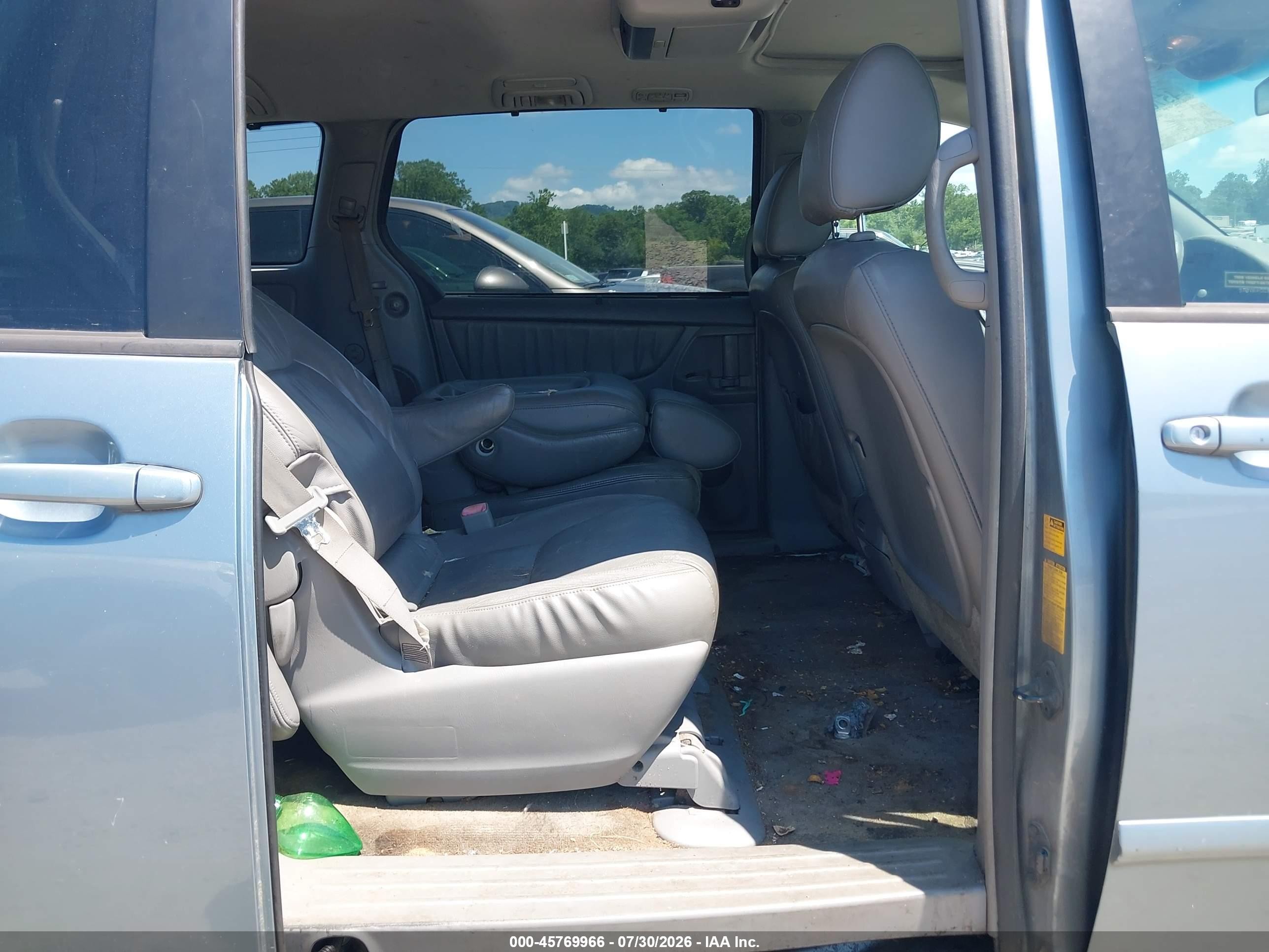 2010 Toyota Sienna Xle Blue vin: 5TDYK4CC9AS320720