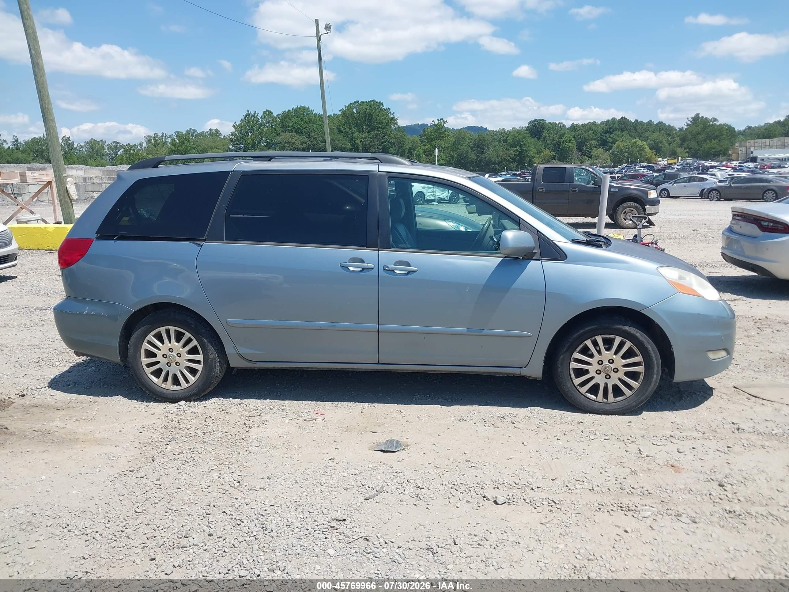 2010 Toyota Sienna Xle Blue vin: 5TDYK4CC9AS320720