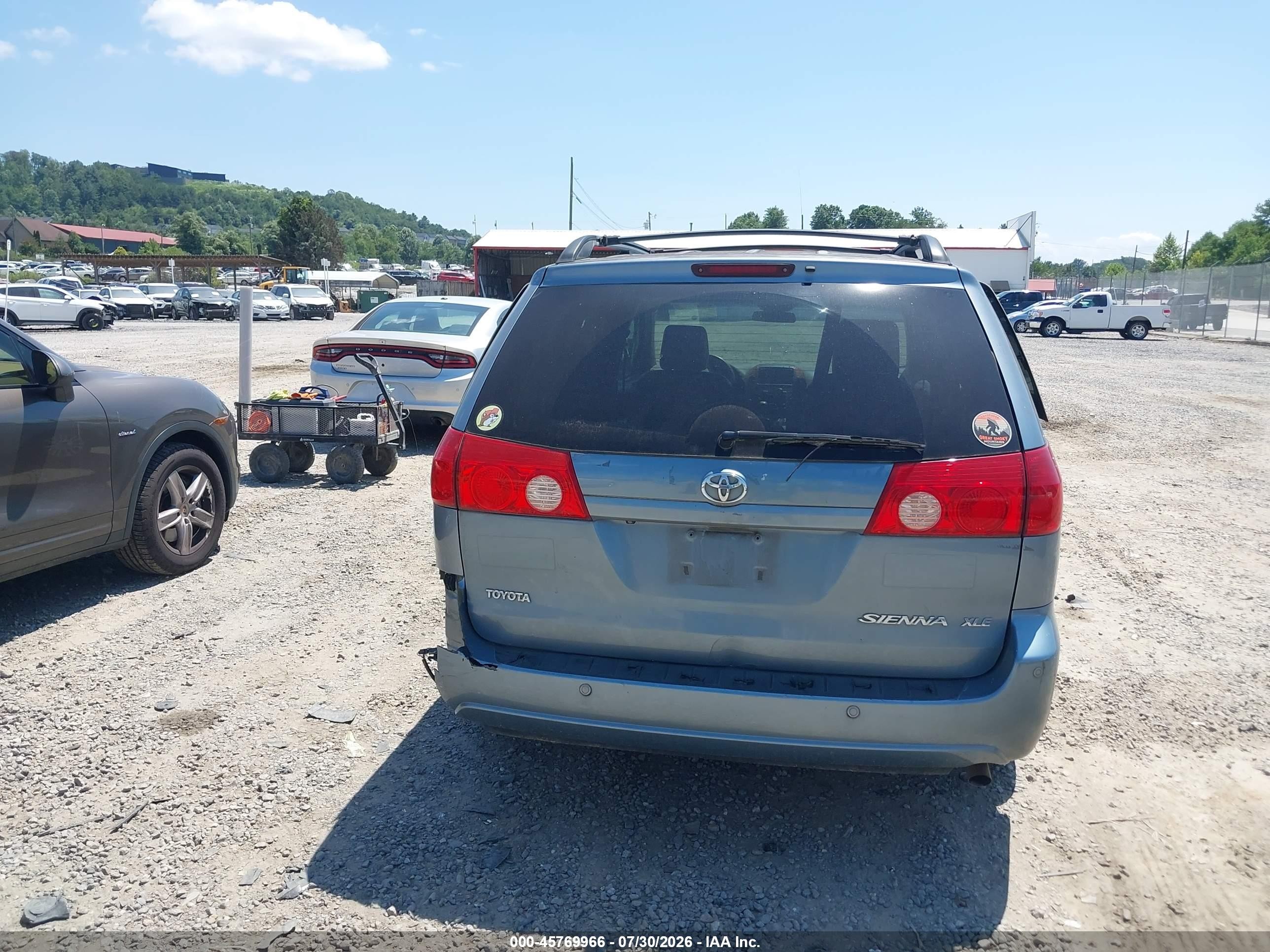 2010 Toyota Sienna Xle Blue vin: 5TDYK4CC9AS320720