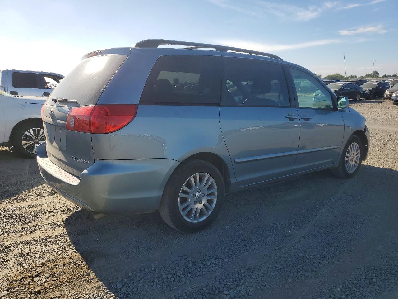 2010 Toyota Sienna Xle Blue vin: 5TDYK4CC9AS331619