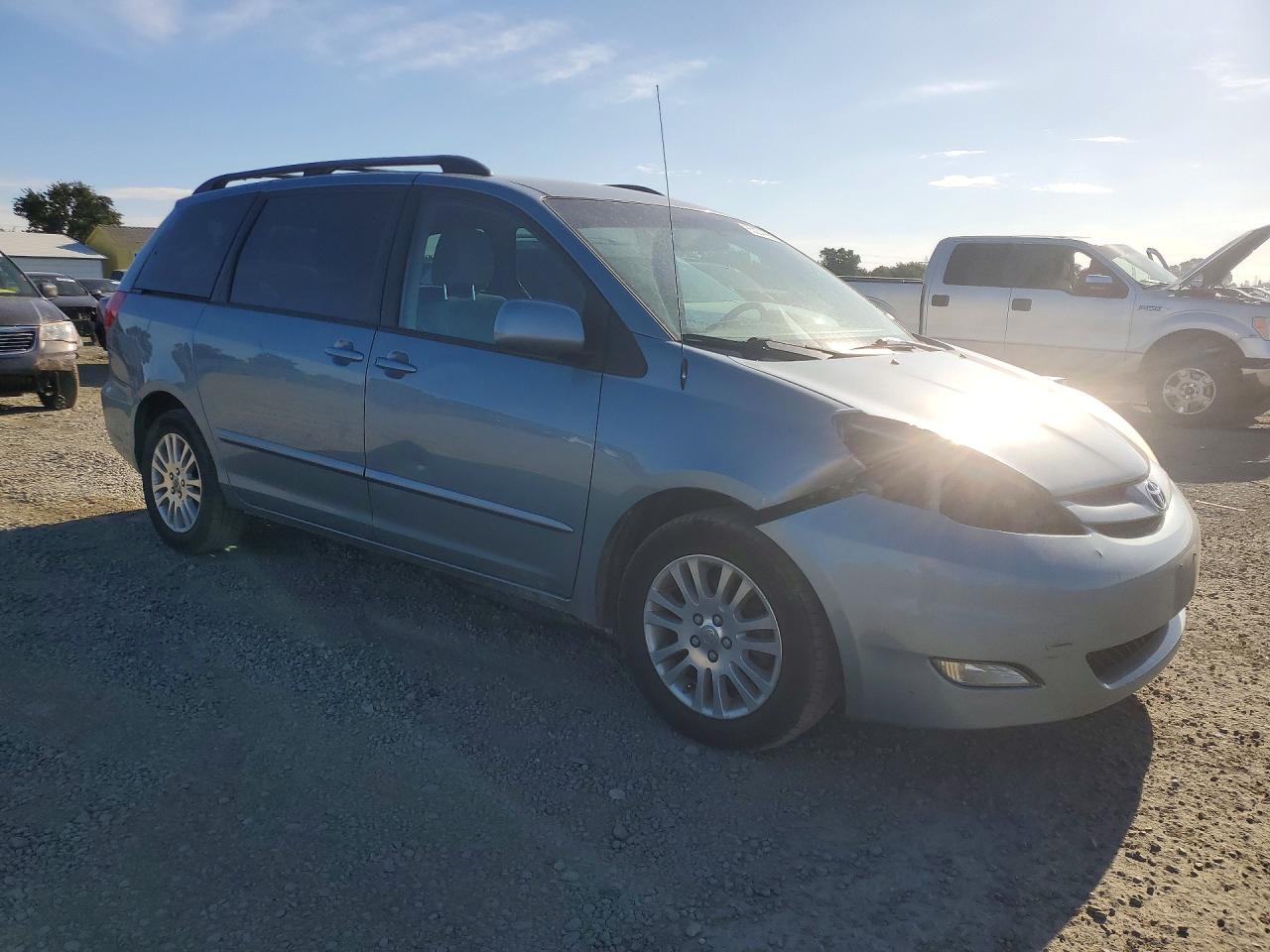2010 Toyota Sienna Xle Blue vin: 5TDYK4CC9AS331619