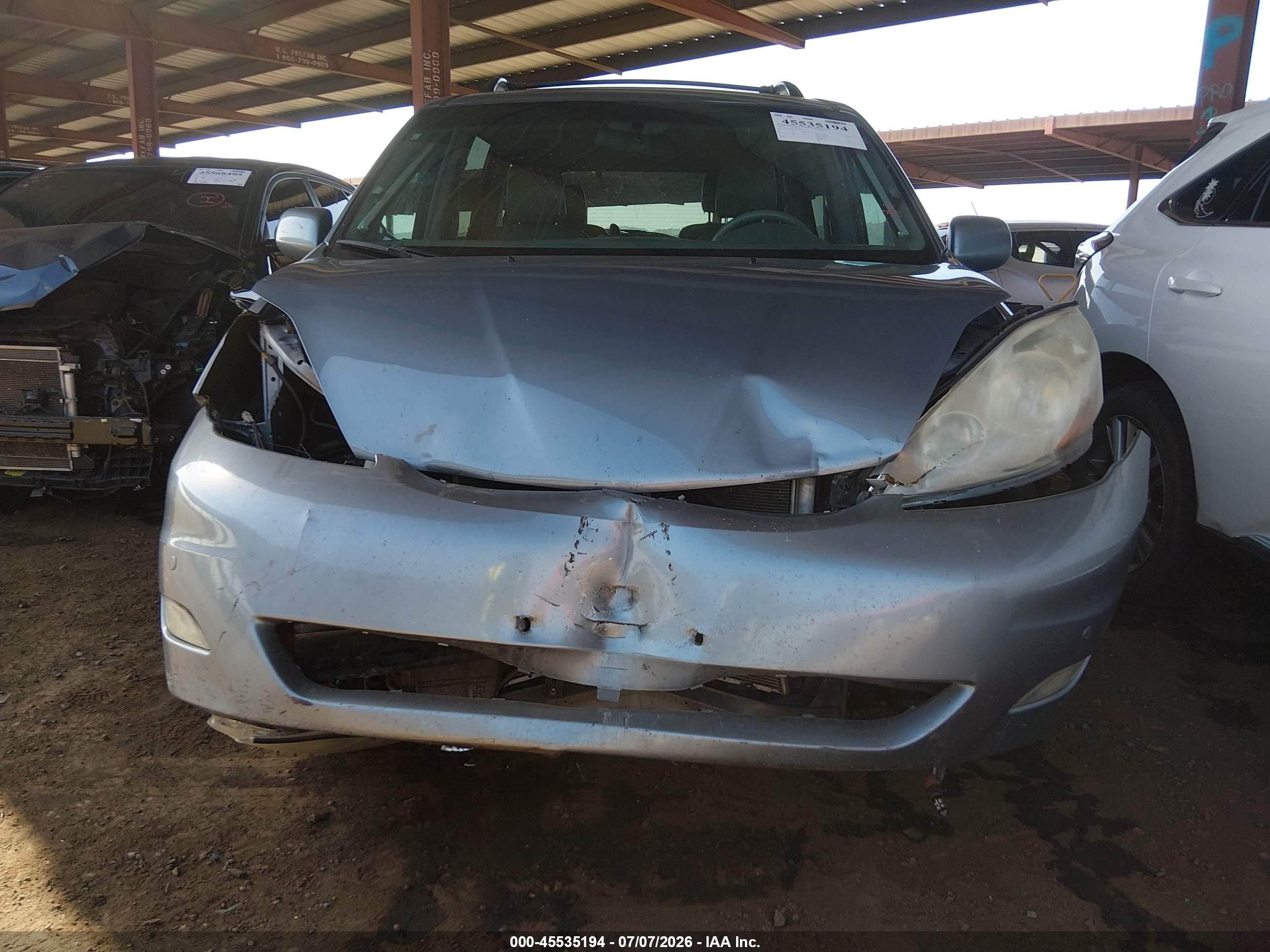 2010 Toyota Sienna Xle Light Blue vin: 5TDYK4CCXAS313016