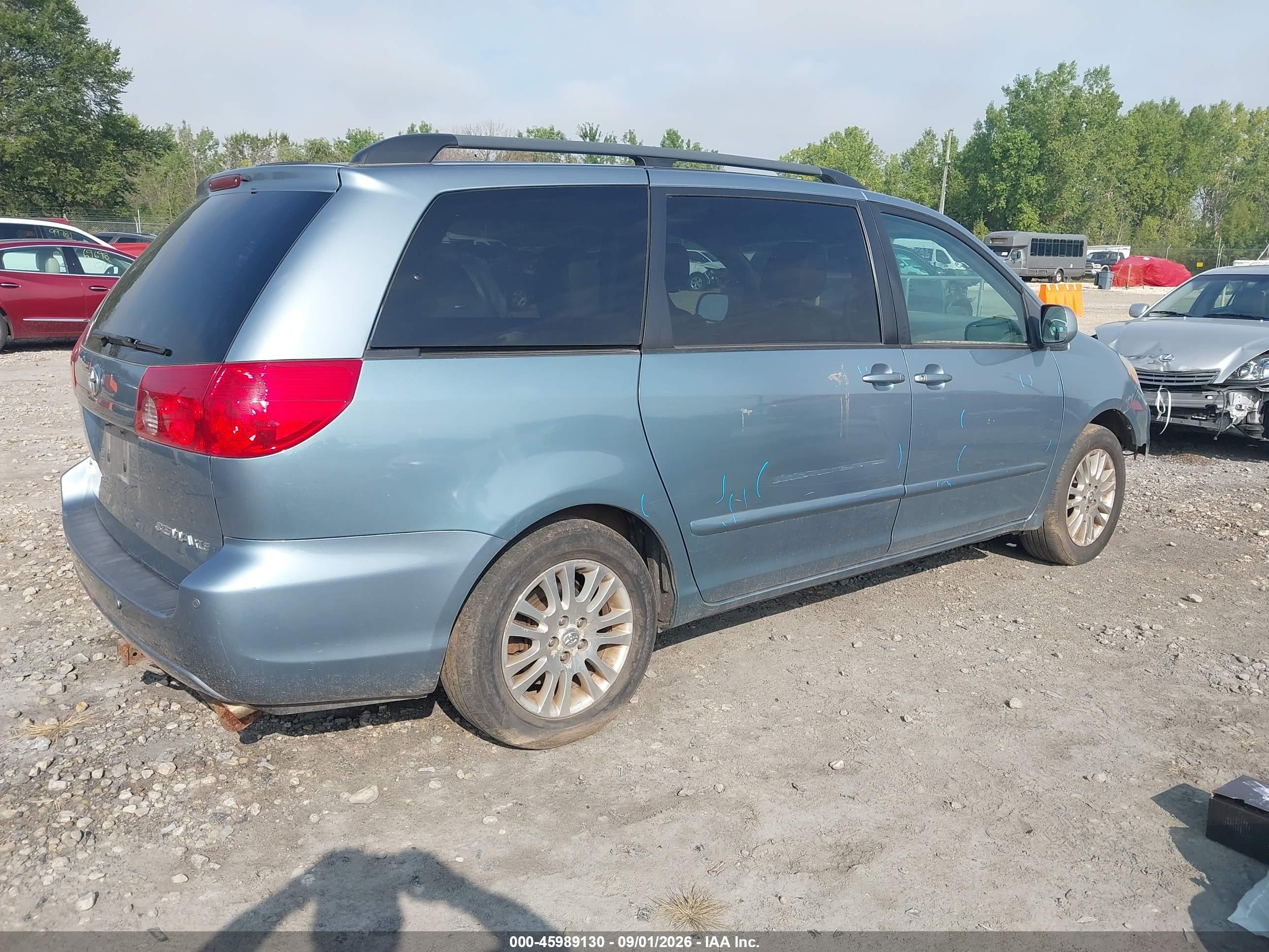 2010 Toyota Sienna Xle Light Blue vin: 5TDYK4CCXAS322007