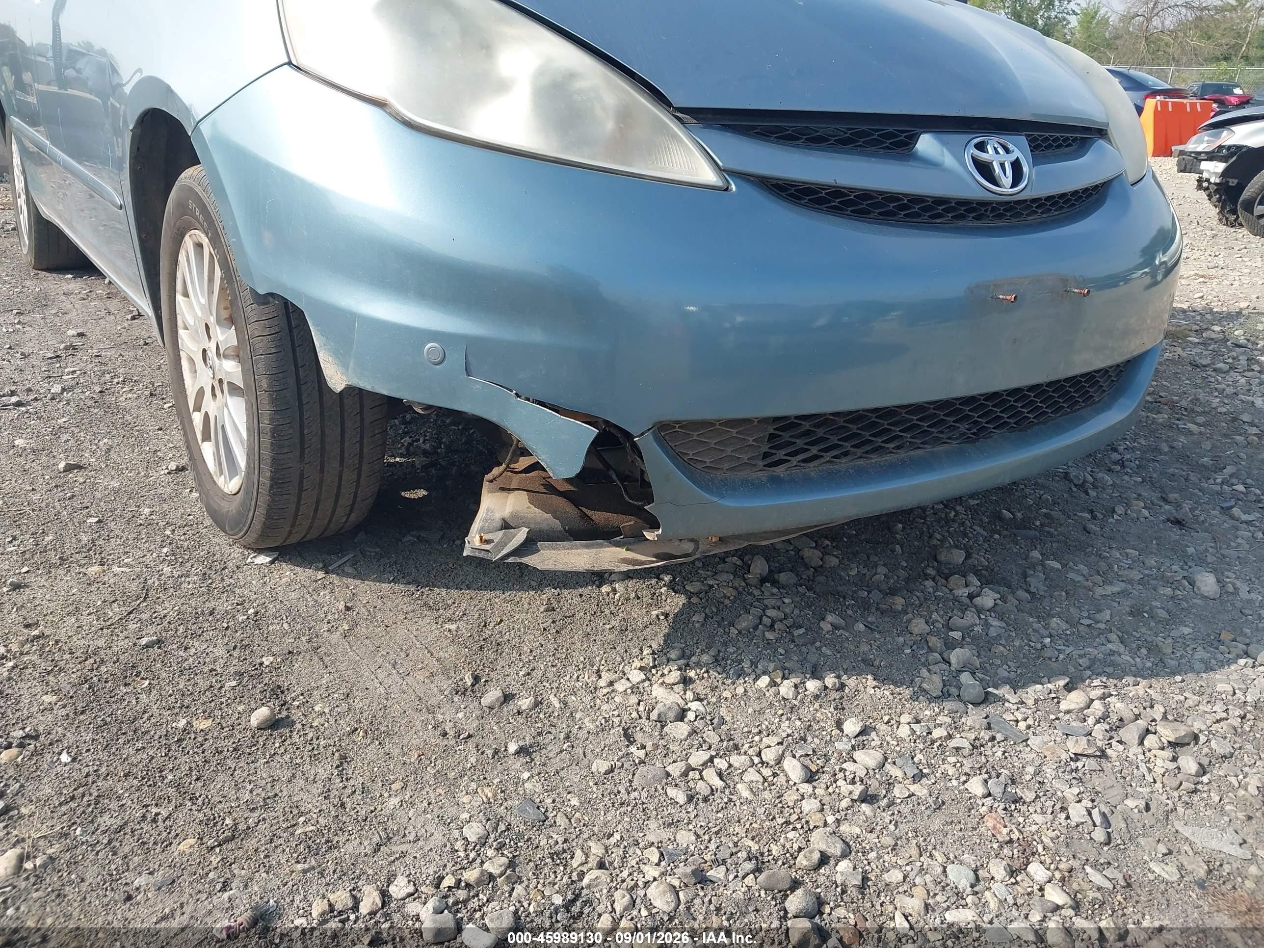 2010 Toyota Sienna Xle Light Blue vin: 5TDYK4CCXAS322007