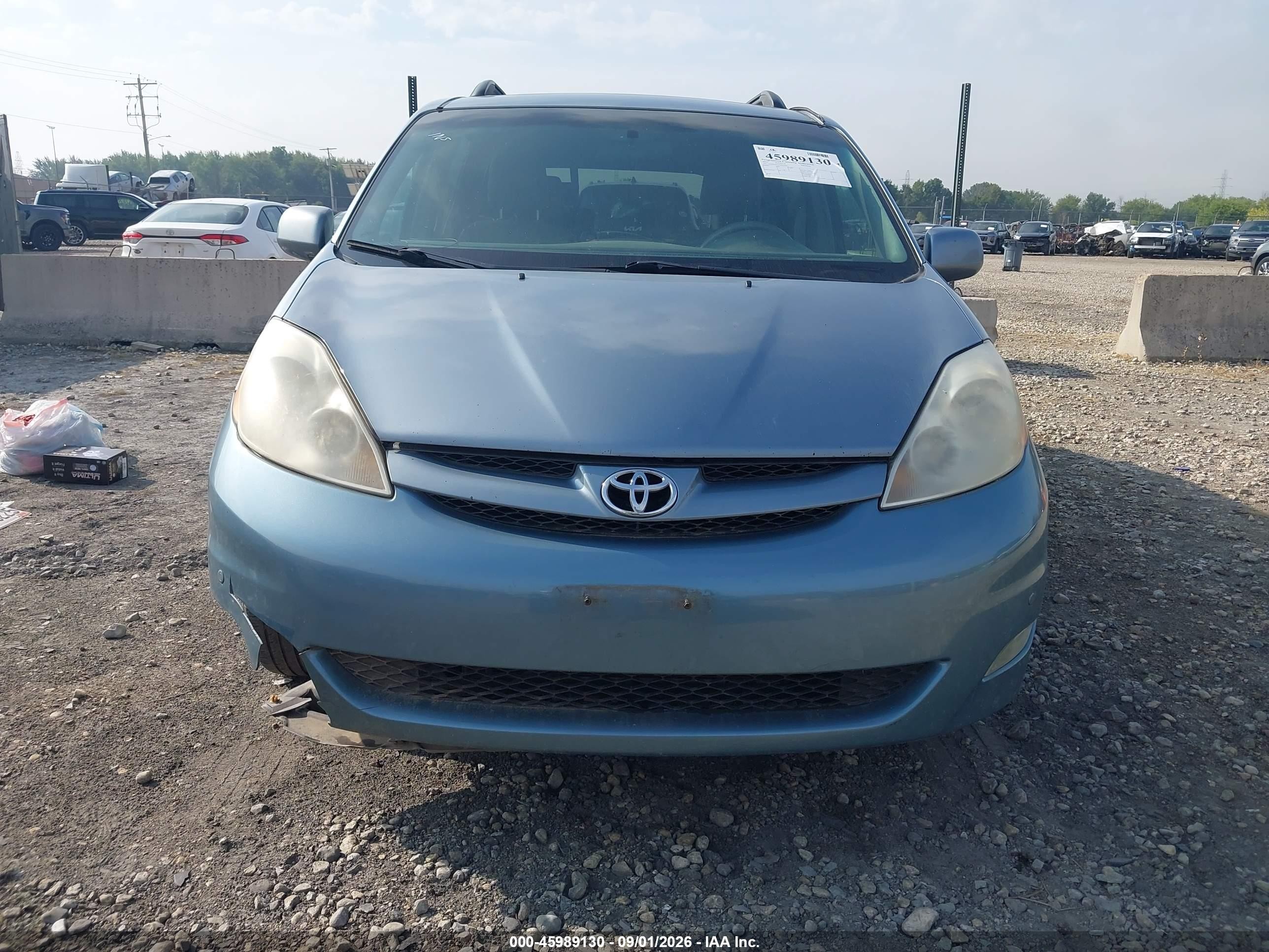 2010 Toyota Sienna Xle Light Blue vin: 5TDYK4CCXAS322007
