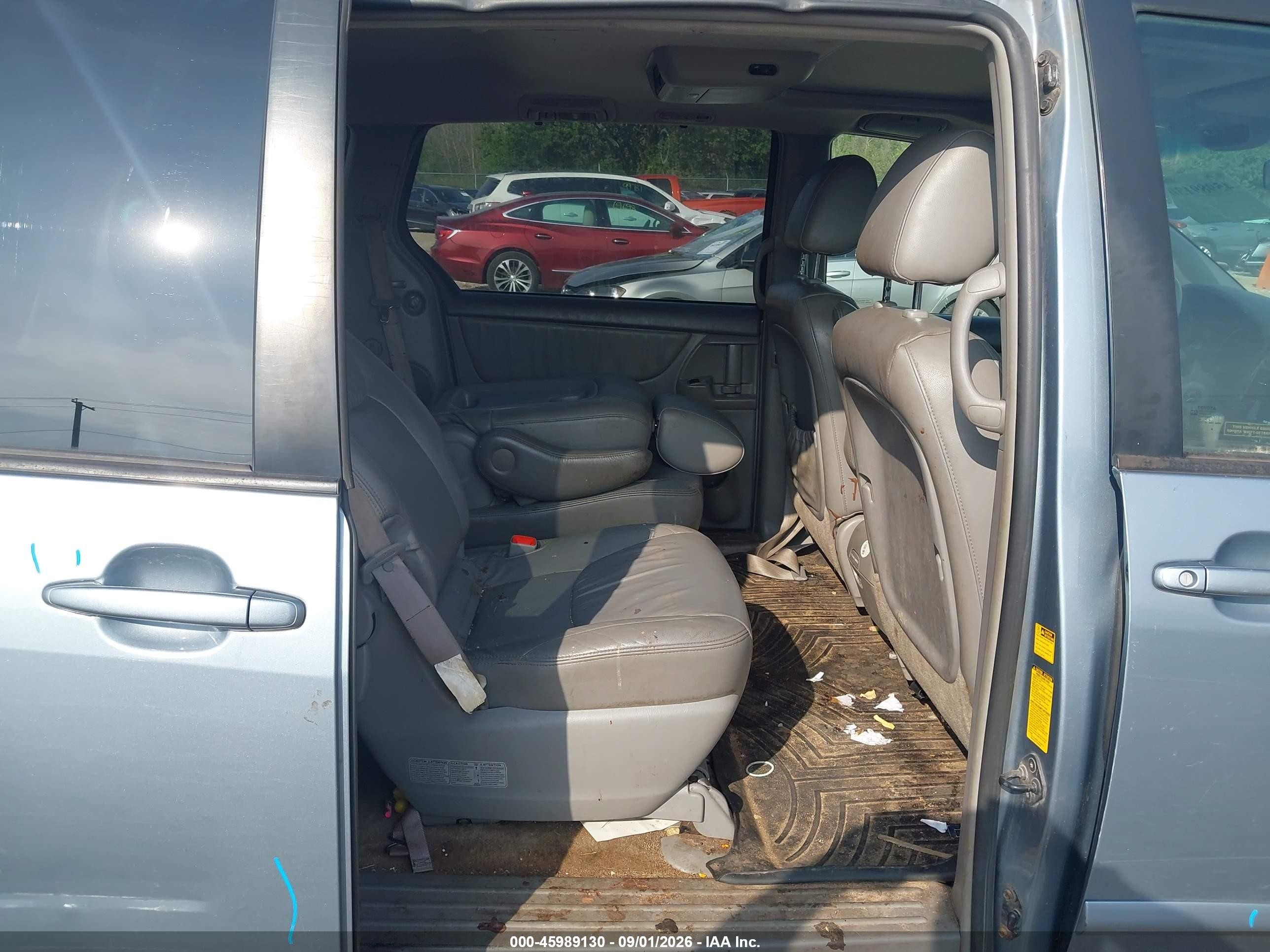 2010 Toyota Sienna Xle Light Blue vin: 5TDYK4CCXAS322007