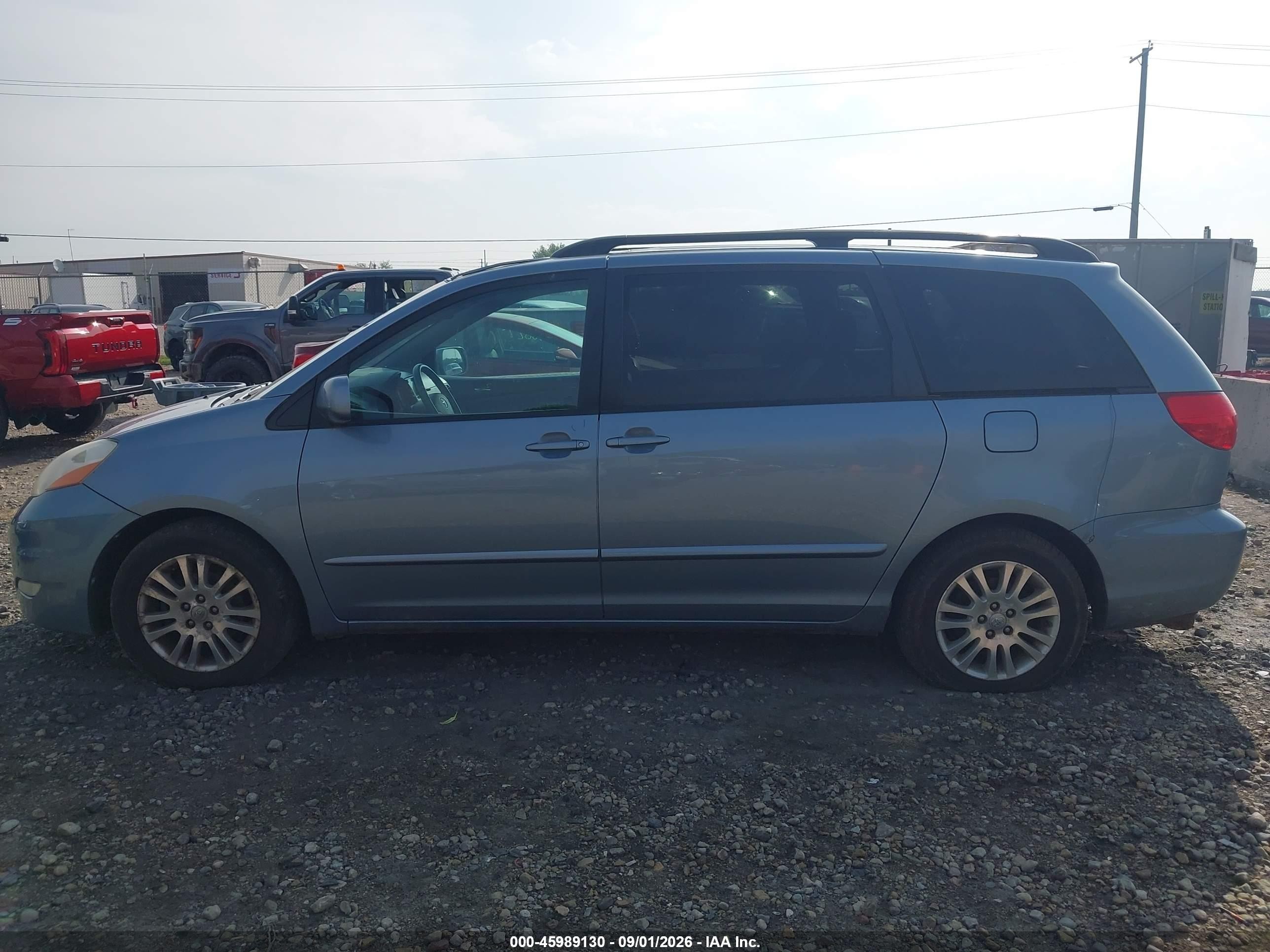 2010 Toyota Sienna Xle Light Blue vin: 5TDYK4CCXAS322007