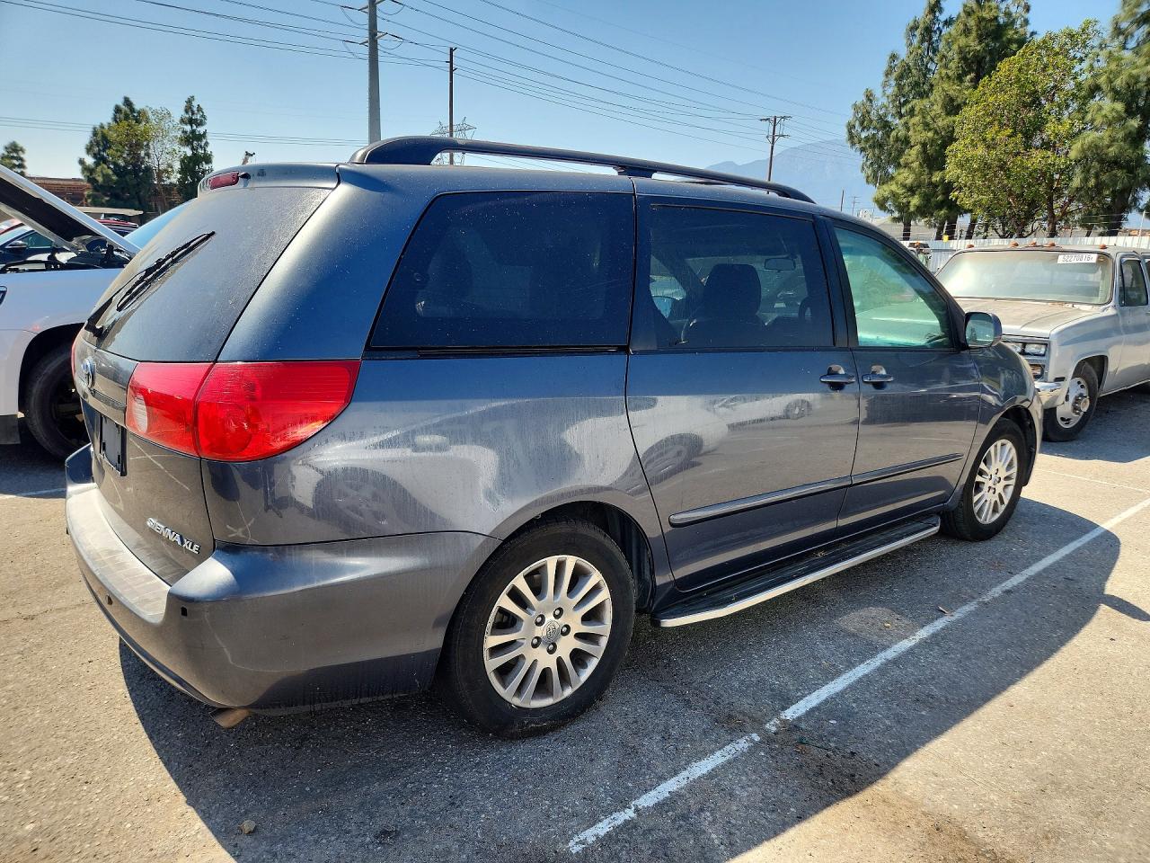2010 Toyota Sienna Xle Charcoal vin: 5TDYK4CCXAS327840