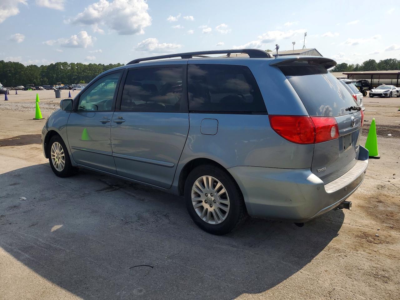2010 Toyota Sienna Xle Blue vin: 5TDYK4CCXAS337610