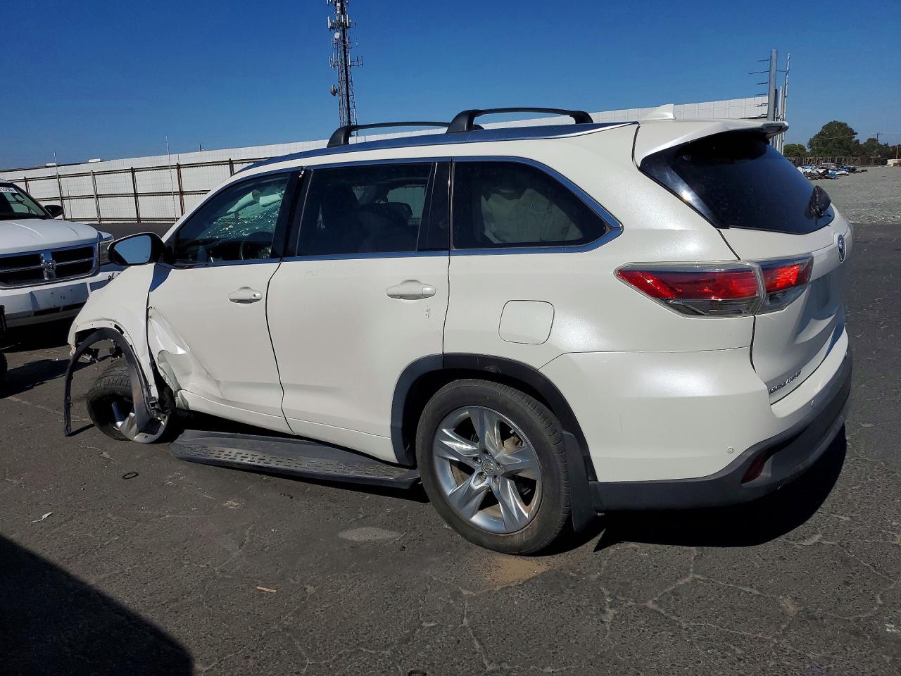 2015 Toyota Highlander Limited Белый vin: 5TDYKRFH0FS044634