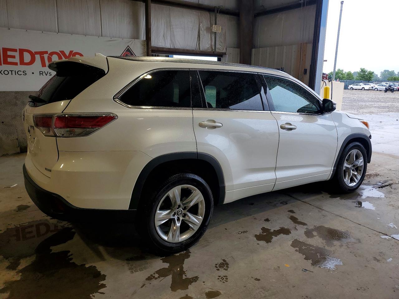 2016 Toyota Highlander Limited White vin: 5TDYKRFH0GS162667