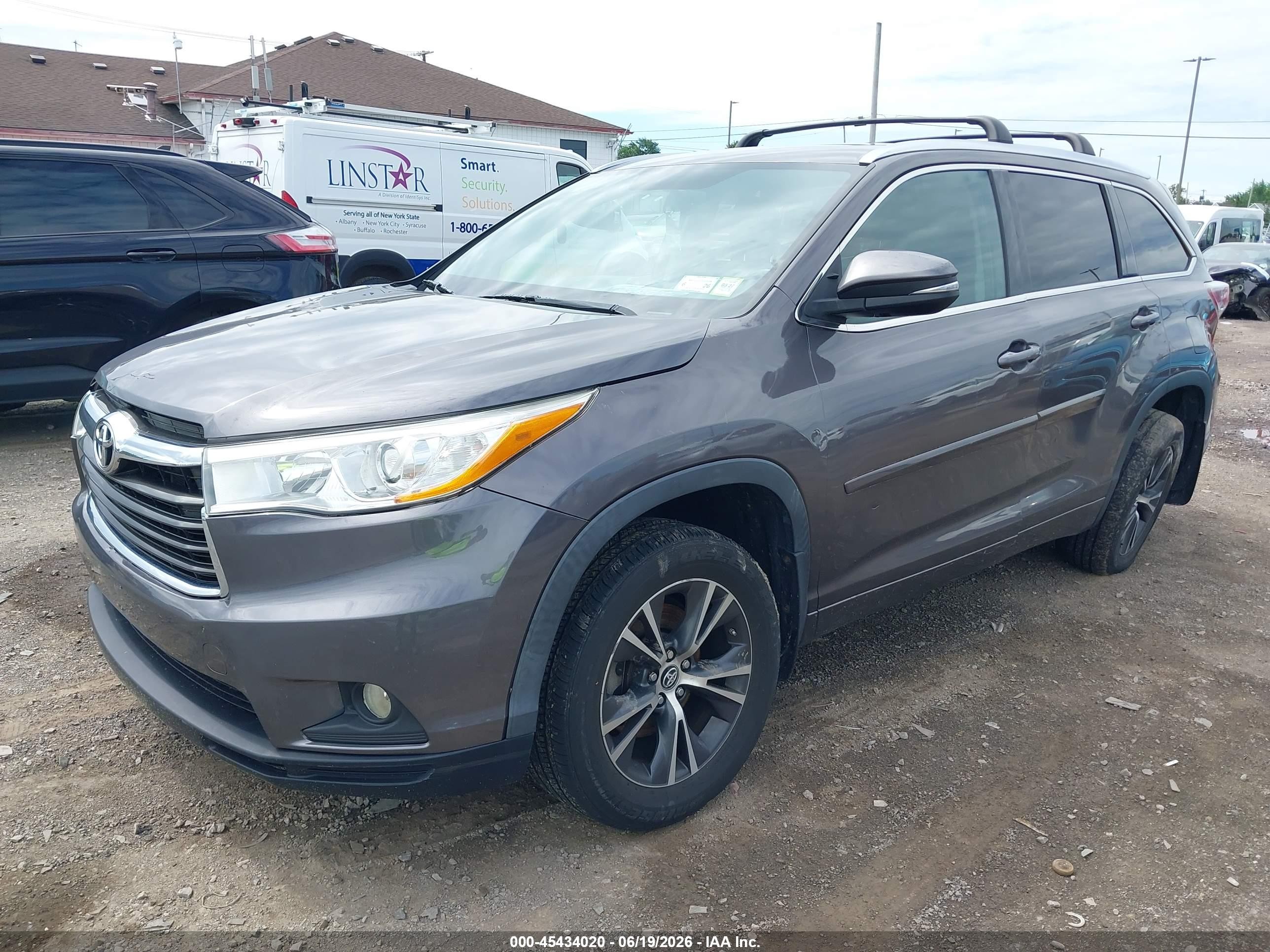 2015 Toyota Highlander Limited V6 Gray vin: 5TDYKRFH1FS106705