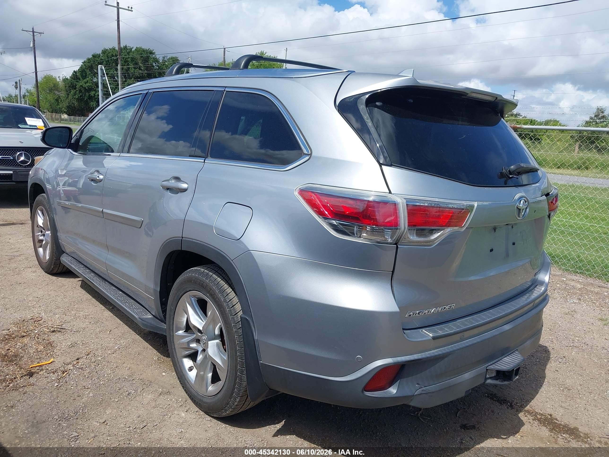 2014 Toyota Highlander Limited V6 Silver vin: 5TDYKRFH2ES016980
